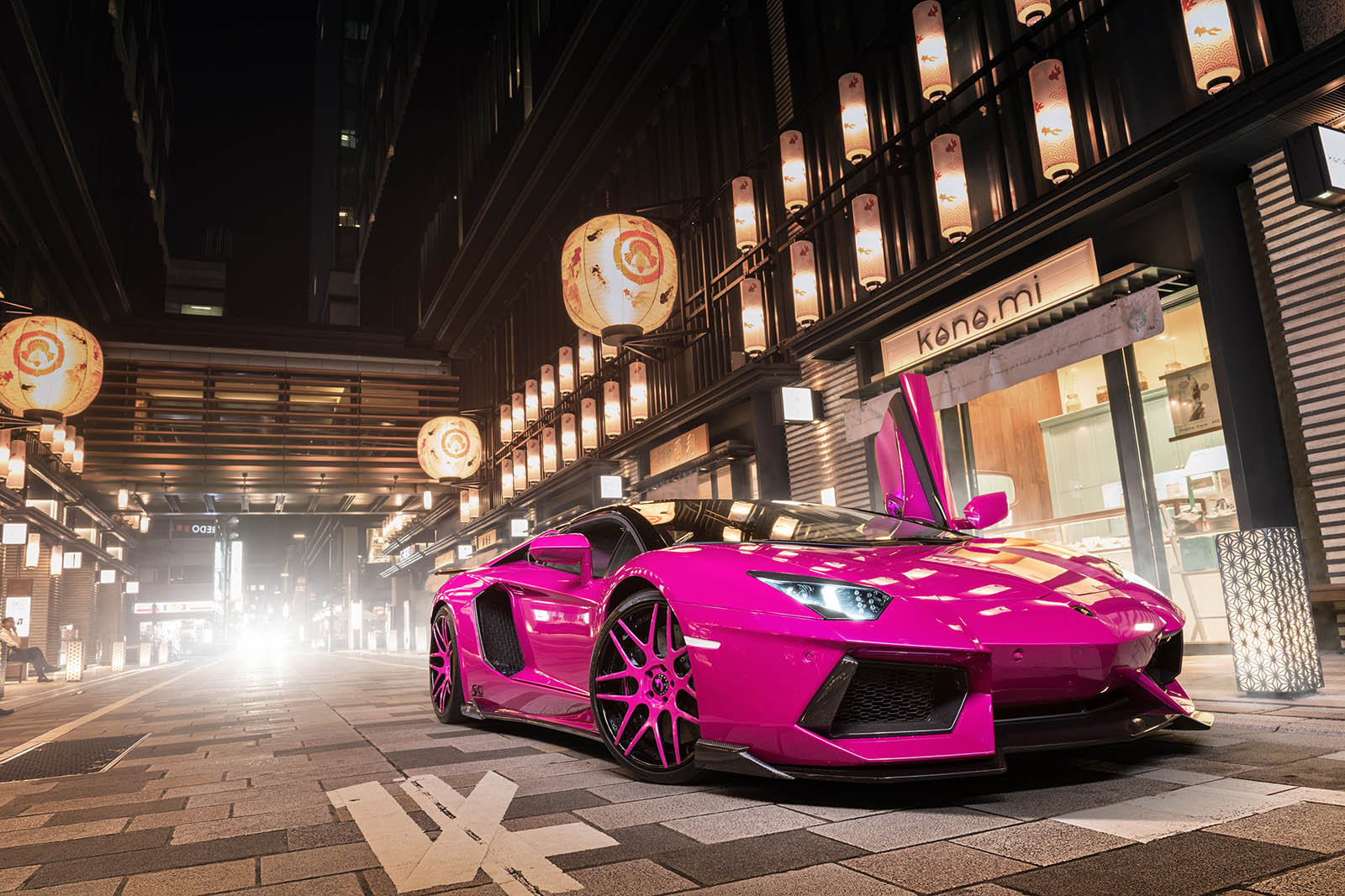 Lamborghini Aventador Pink