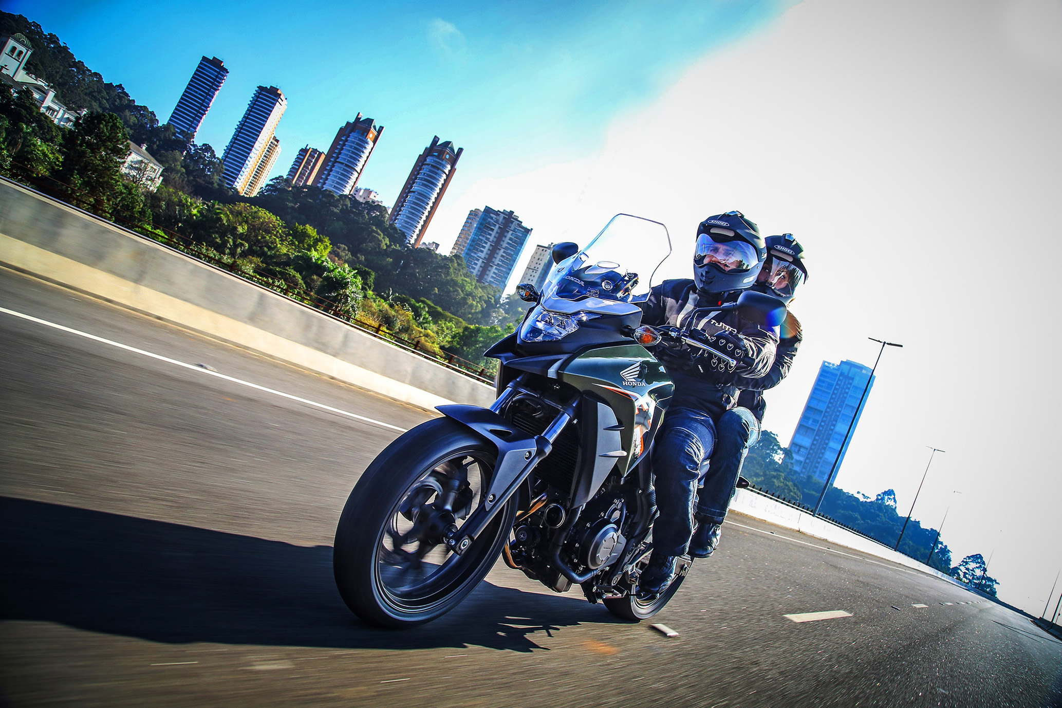 Pneus de moto