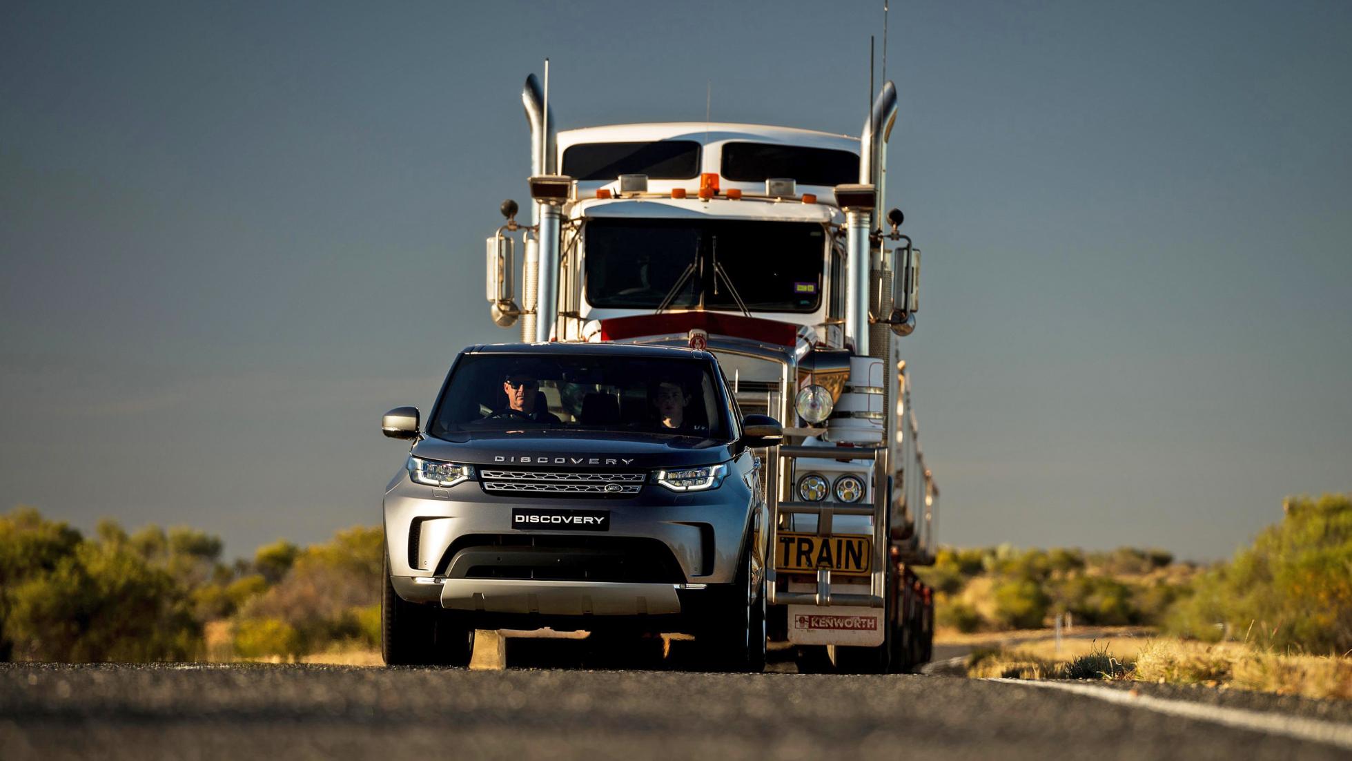 Land Rover Discovery reboca caminhao australia 2017
