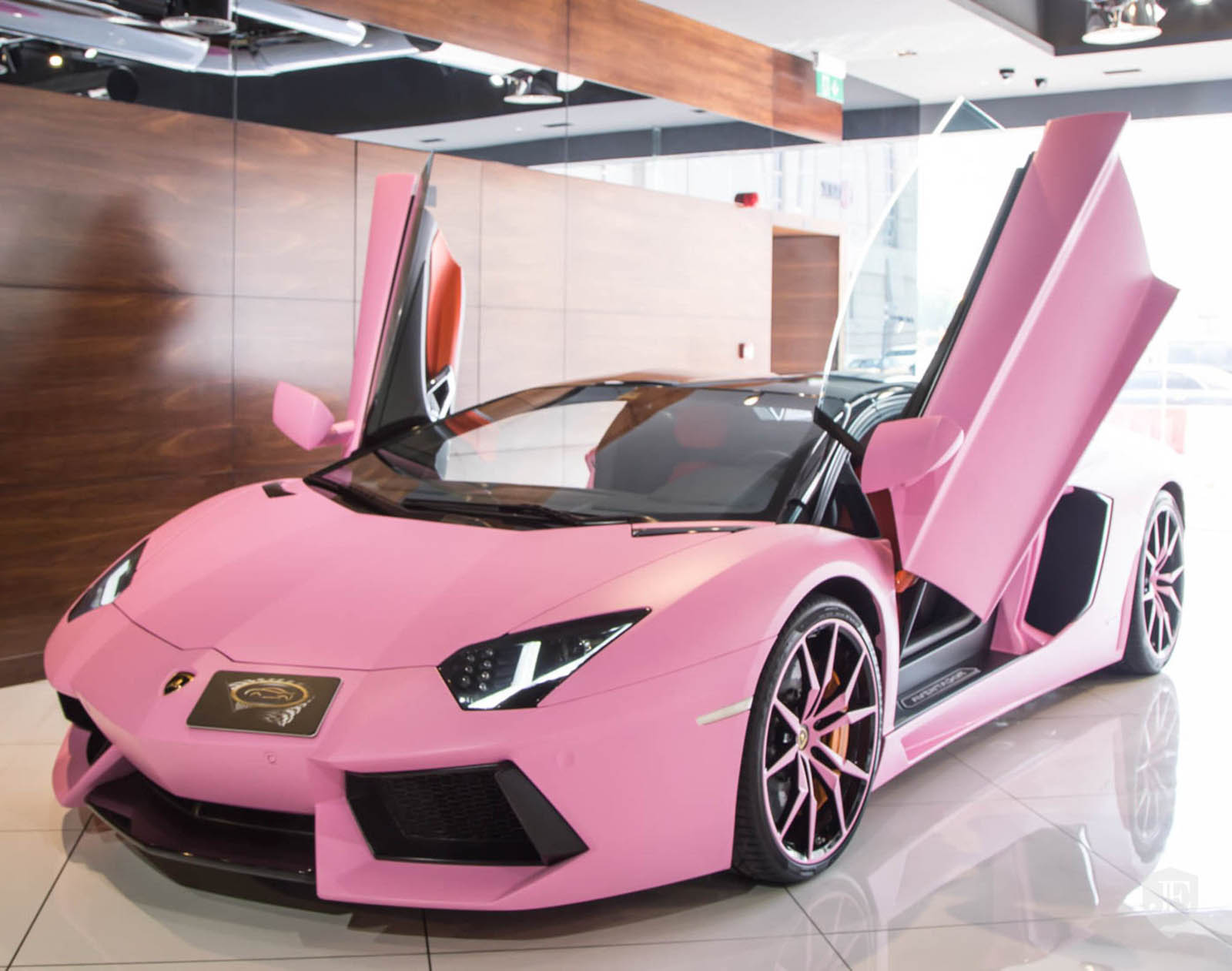 Lamborghini Aventador Rosa
