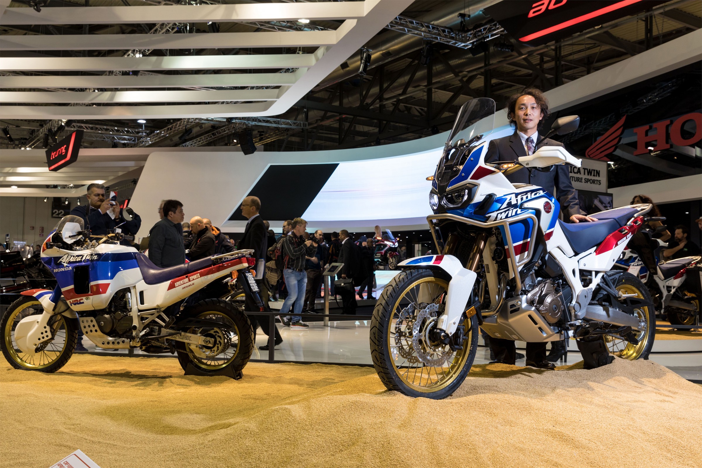 Morita, projetista da Honda, com a nova Africa Twin Adventure Sports 2018