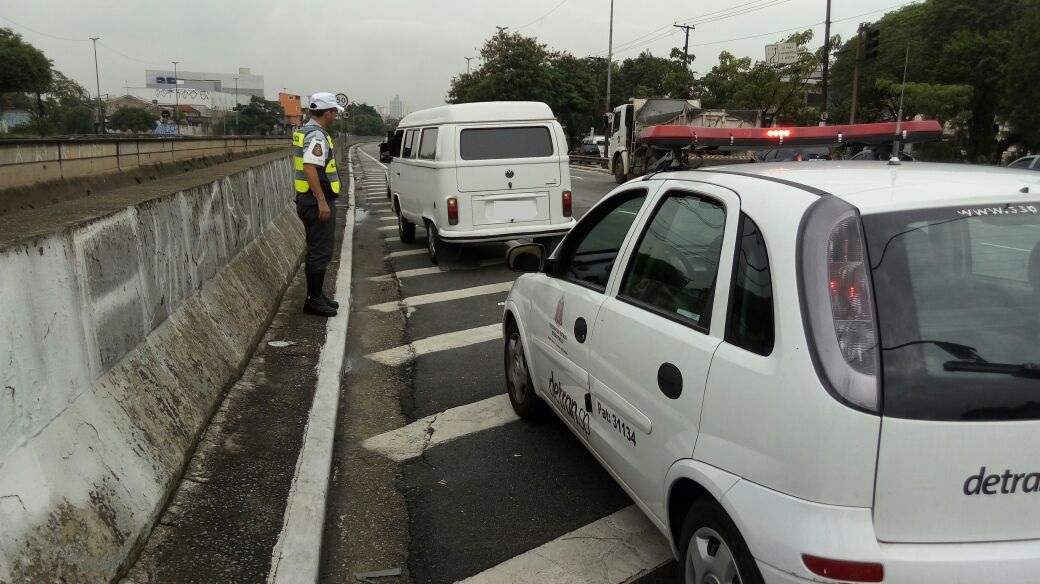 Volkswagen VW Kombi apreendida/multa