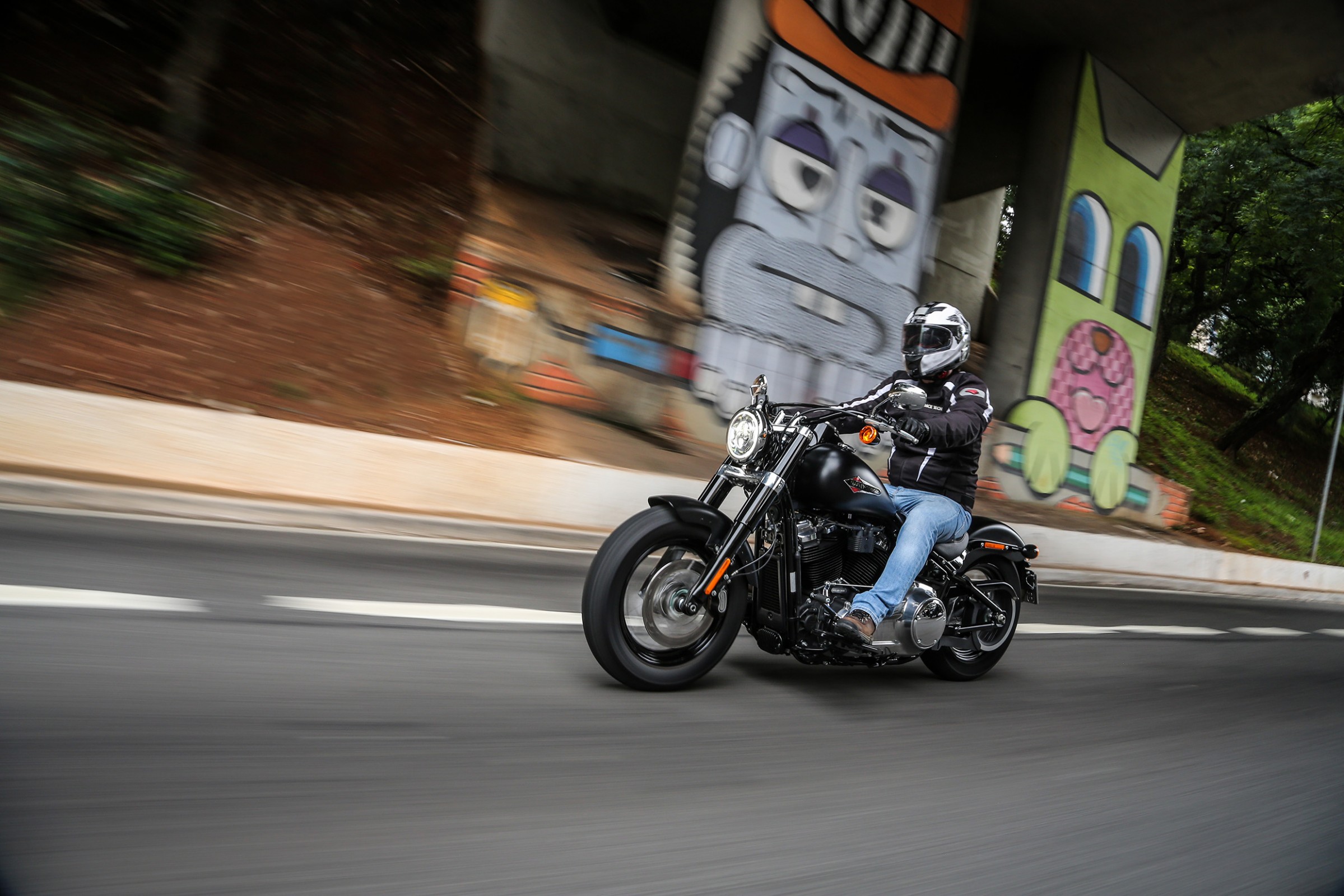 Teste Harley-Davidson Softail Slim