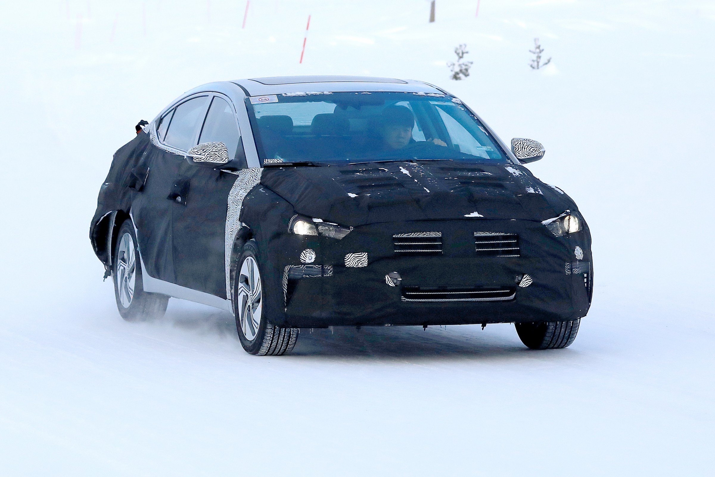 hyundai elantra ev elétrico testes EUA