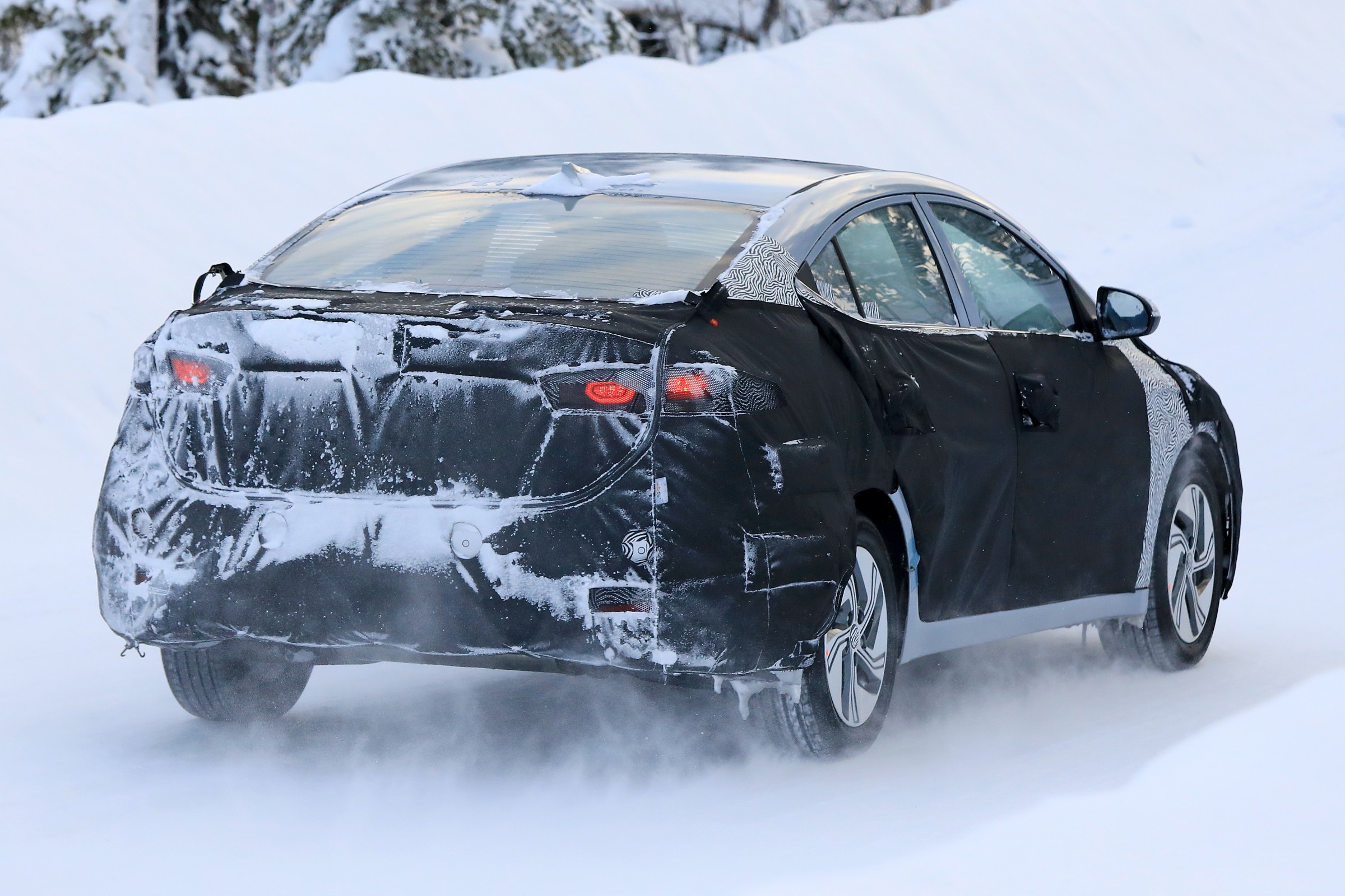 hyundai elantra ev elétrico testes EUA