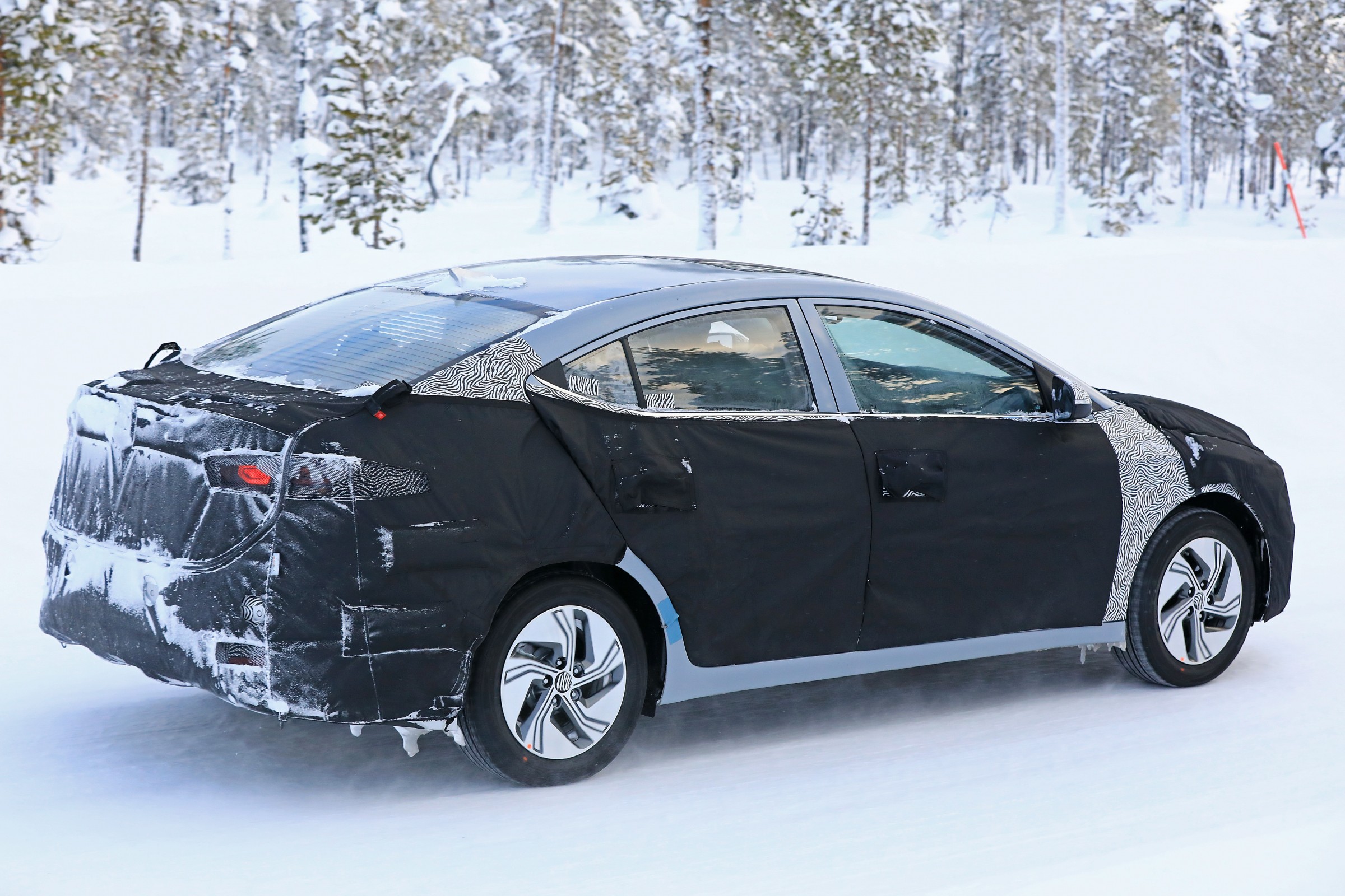 hyundai elantra ev elétrico testes EUA