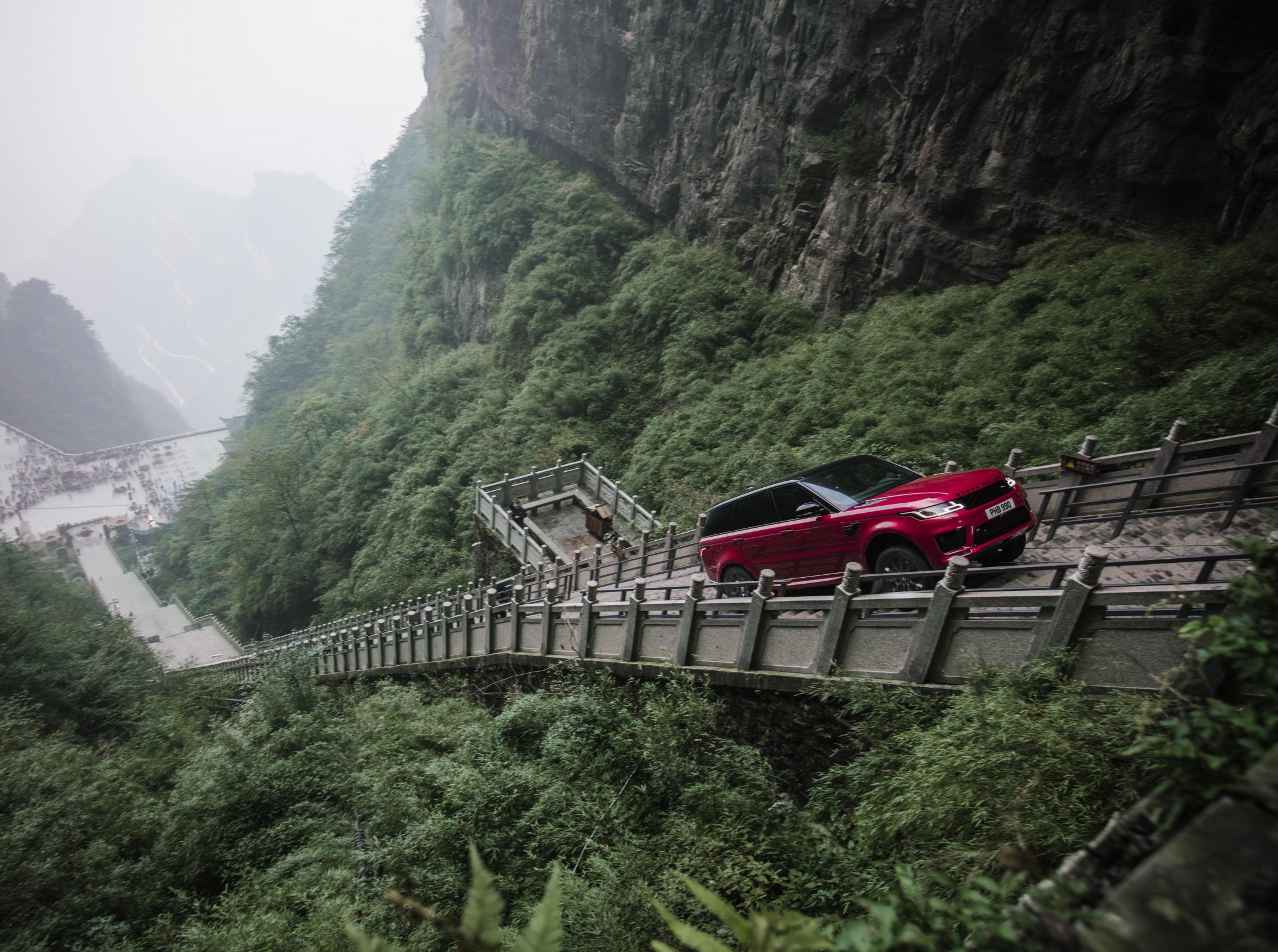 Land Rover Range Rover Sport PHEV híbrido plug-in China Heaven's Gate Recorde