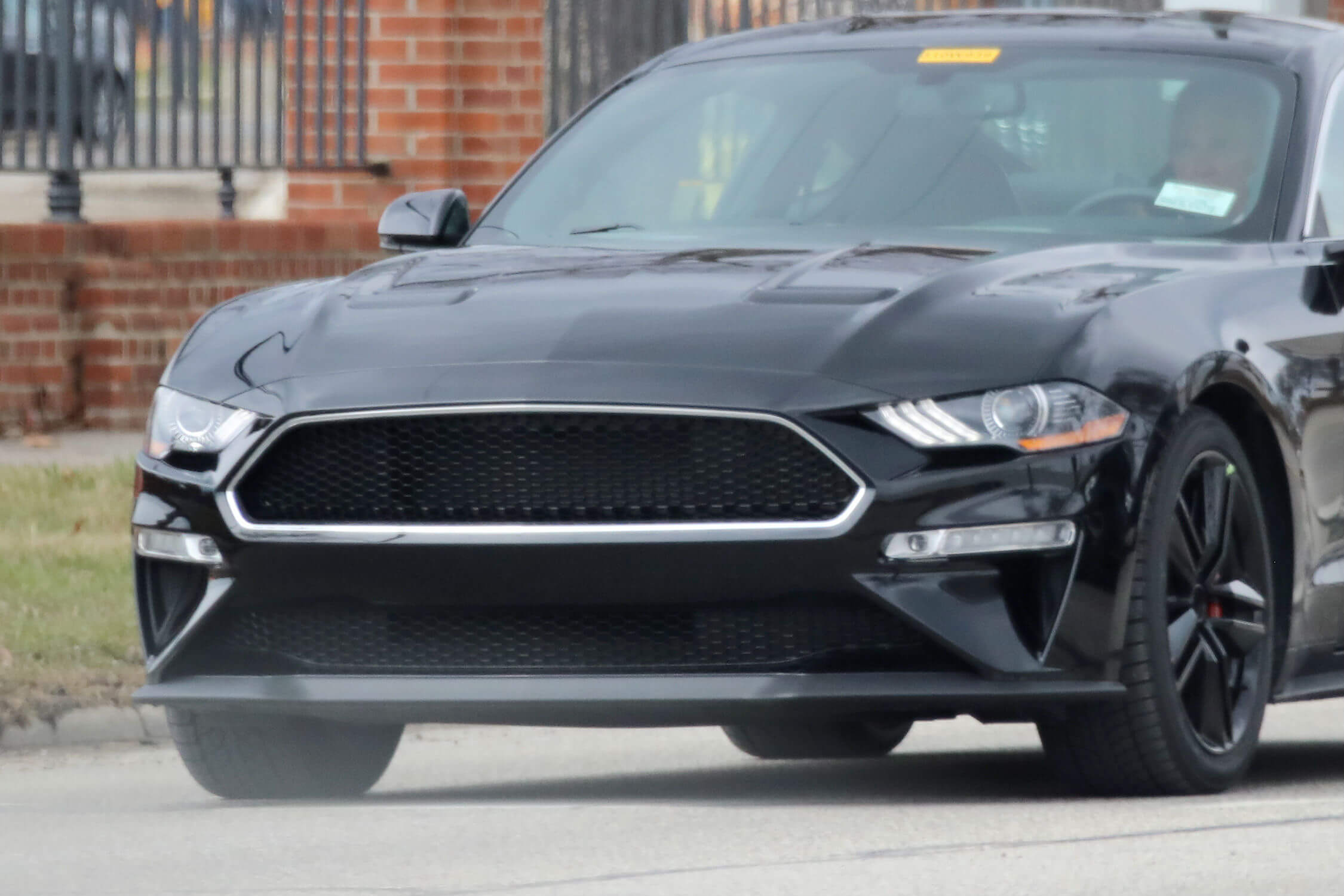 Bullitt Black 005