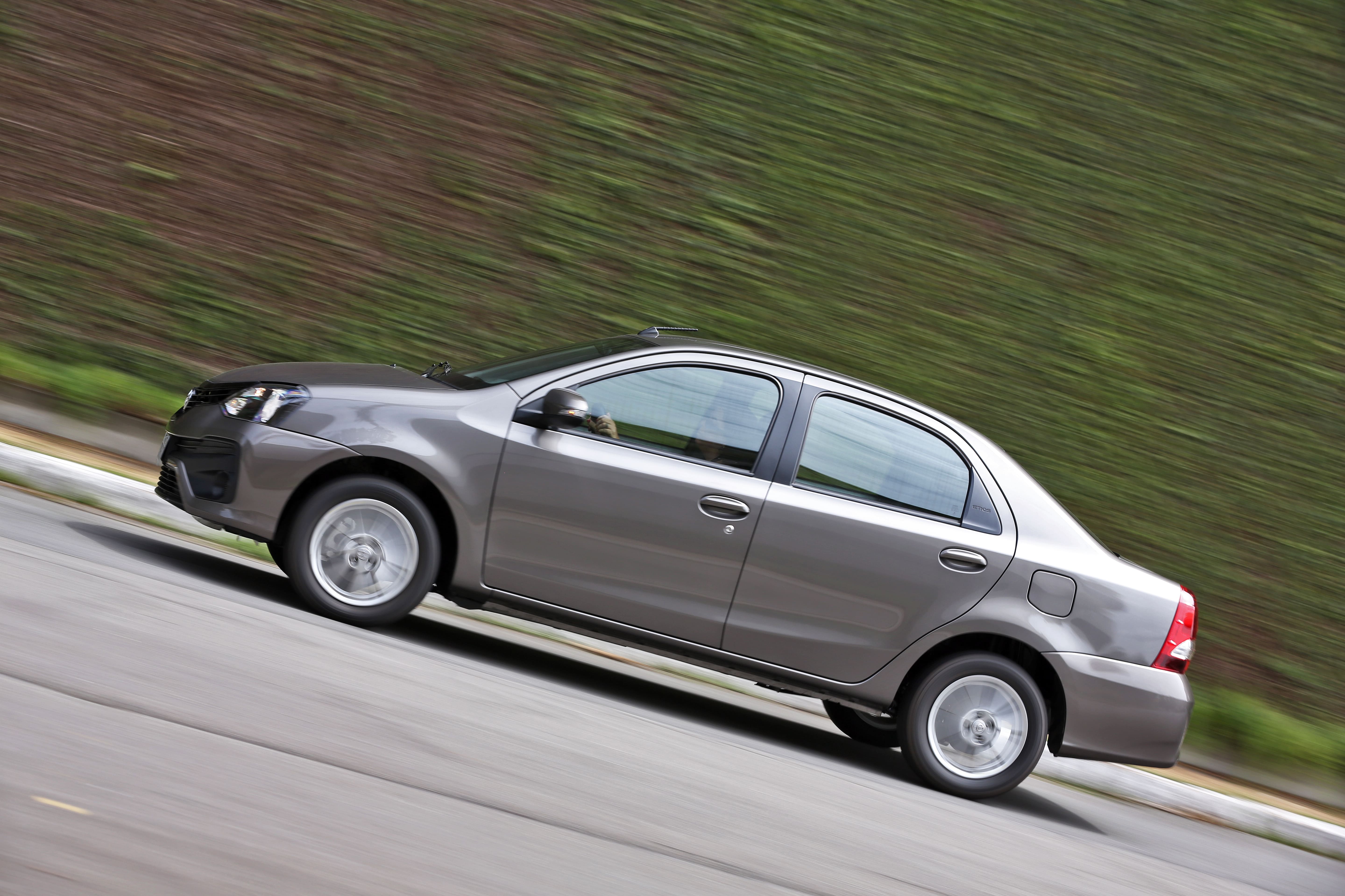 Toyota Etios Sedã X Plus Automático