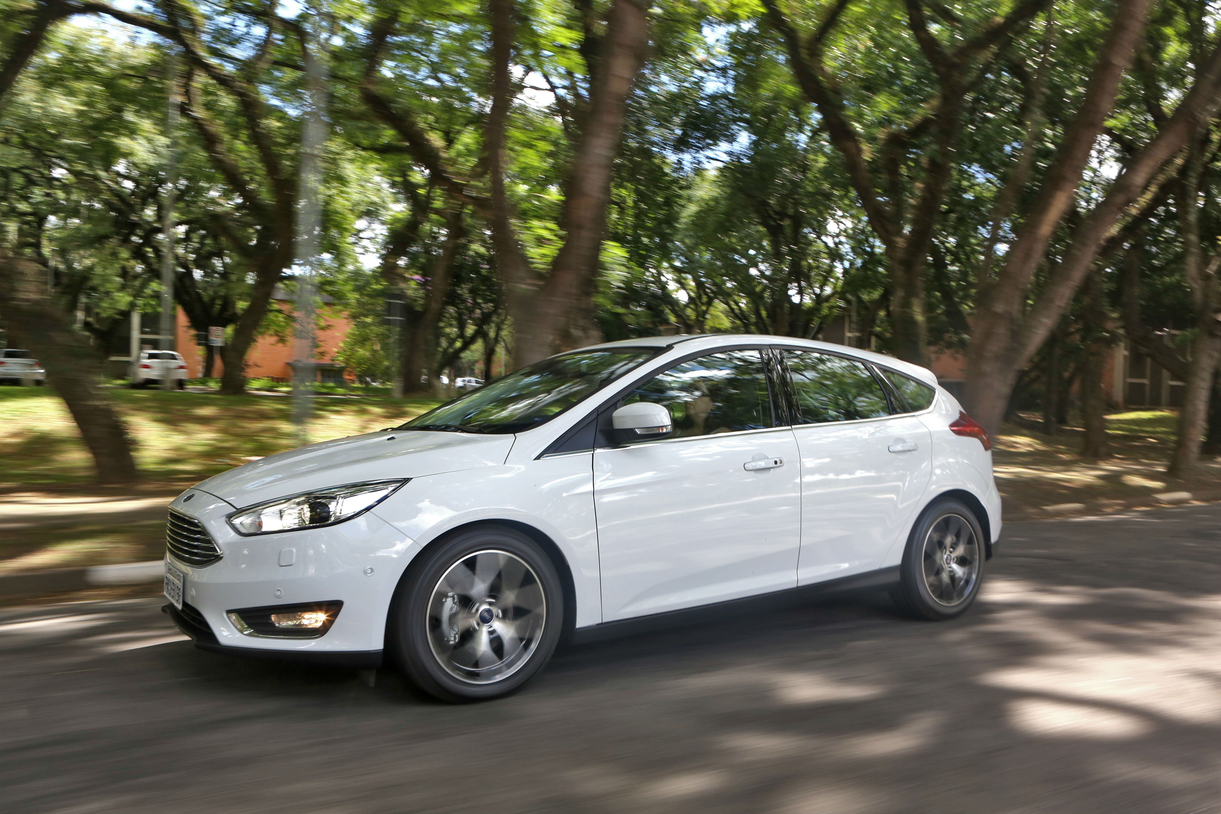 Comparativo Ford Focus X Chevrolet Cruze