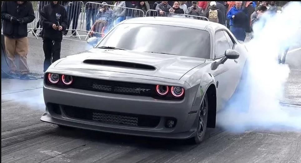 Dodge Challenger SRT Demon Modificado