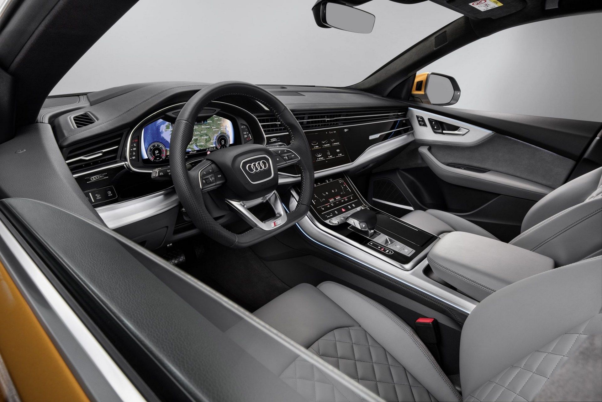 Audi Q8 20