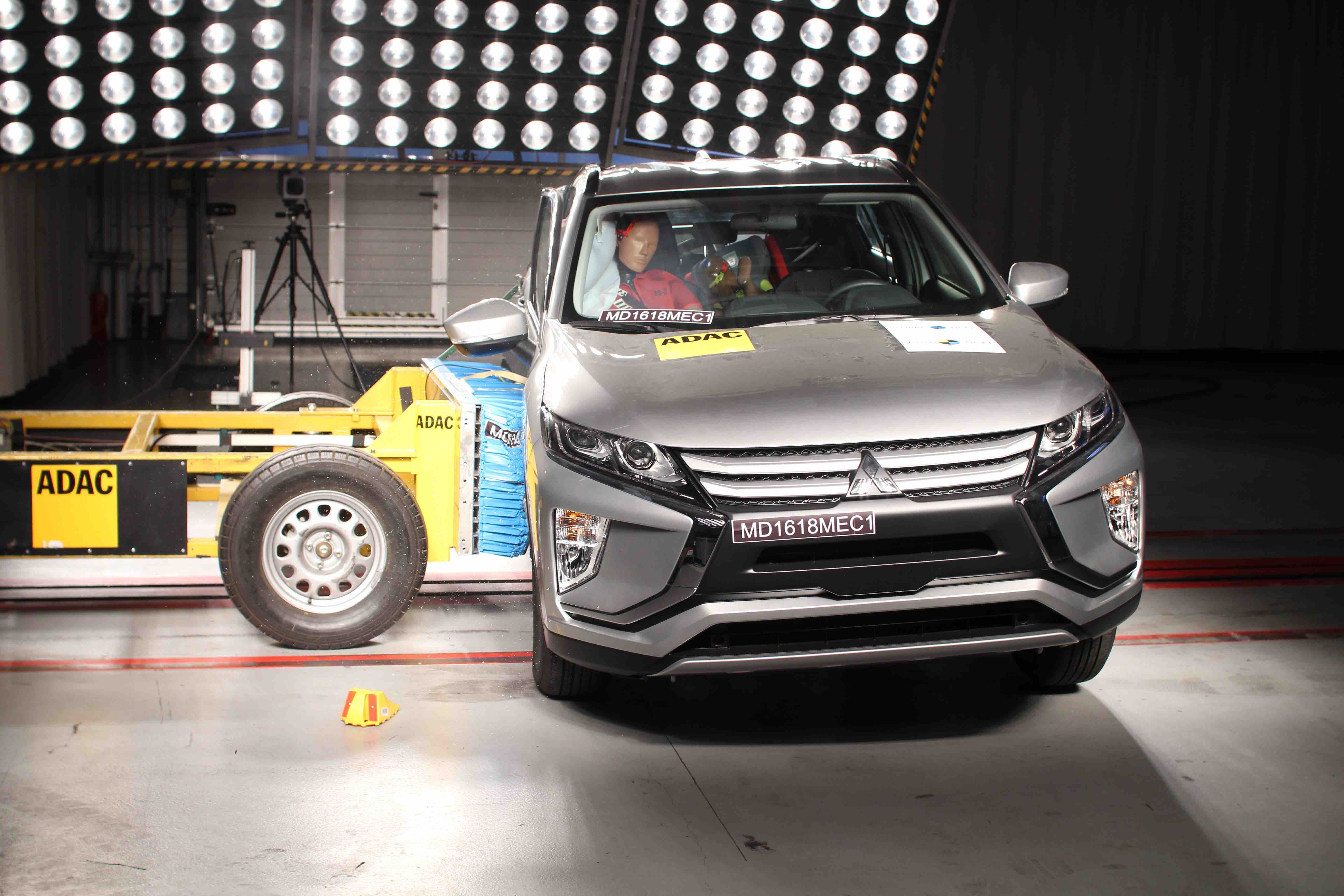 Latin NCAP 12 junho 2018 teste Renault Logan Sandero Mitsubishi Eclipse Cross
