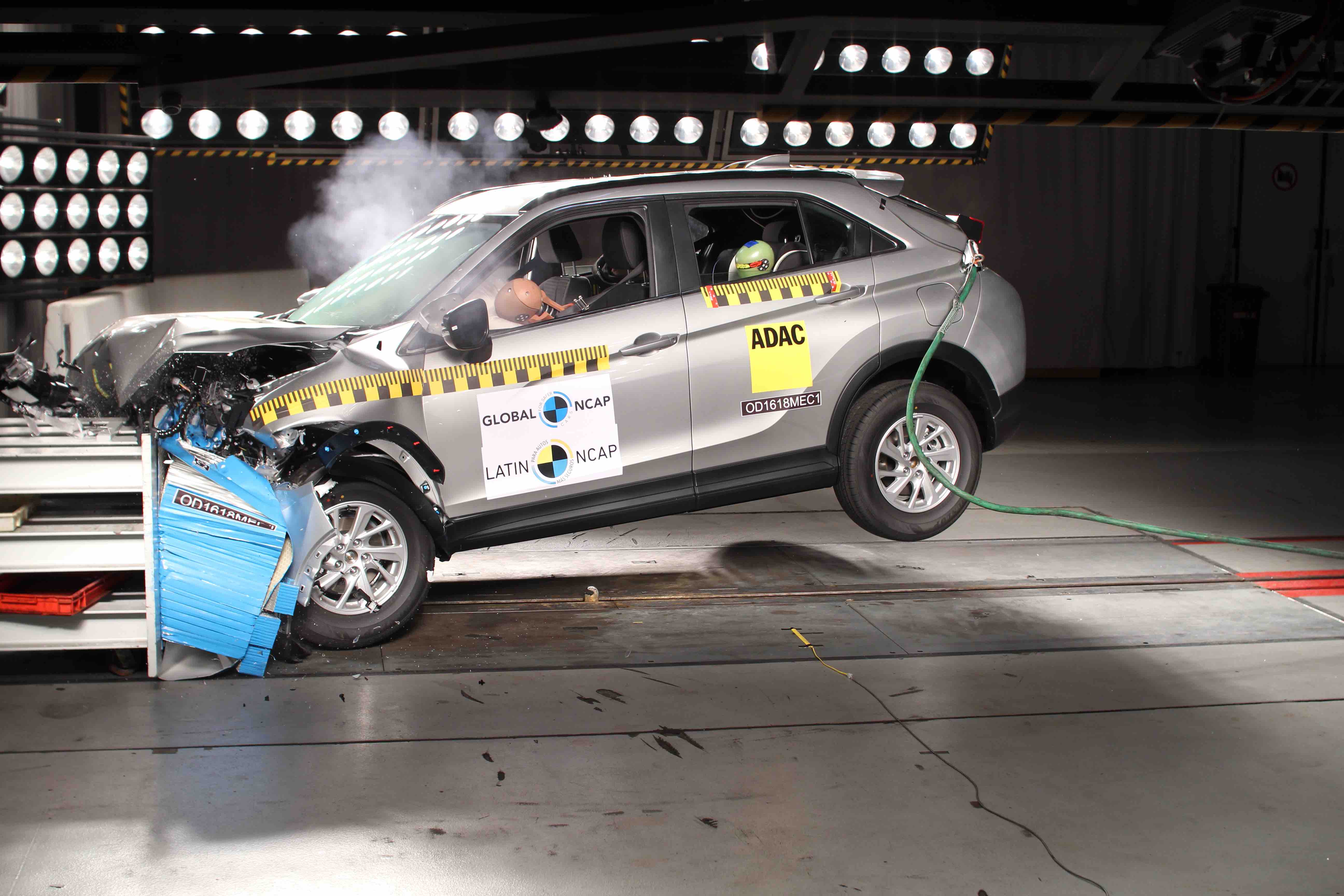 Latin NCAP 12 junho 2018 teste Renault Logan Sandero Mitsubishi Eclipse Cross
