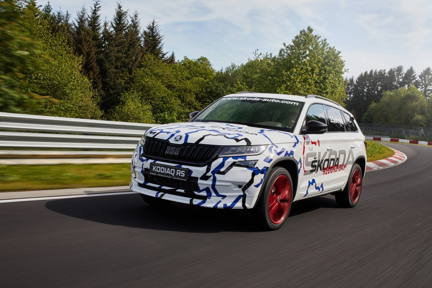 Skoda Kodiaq RS bate recorde em Nürburgring