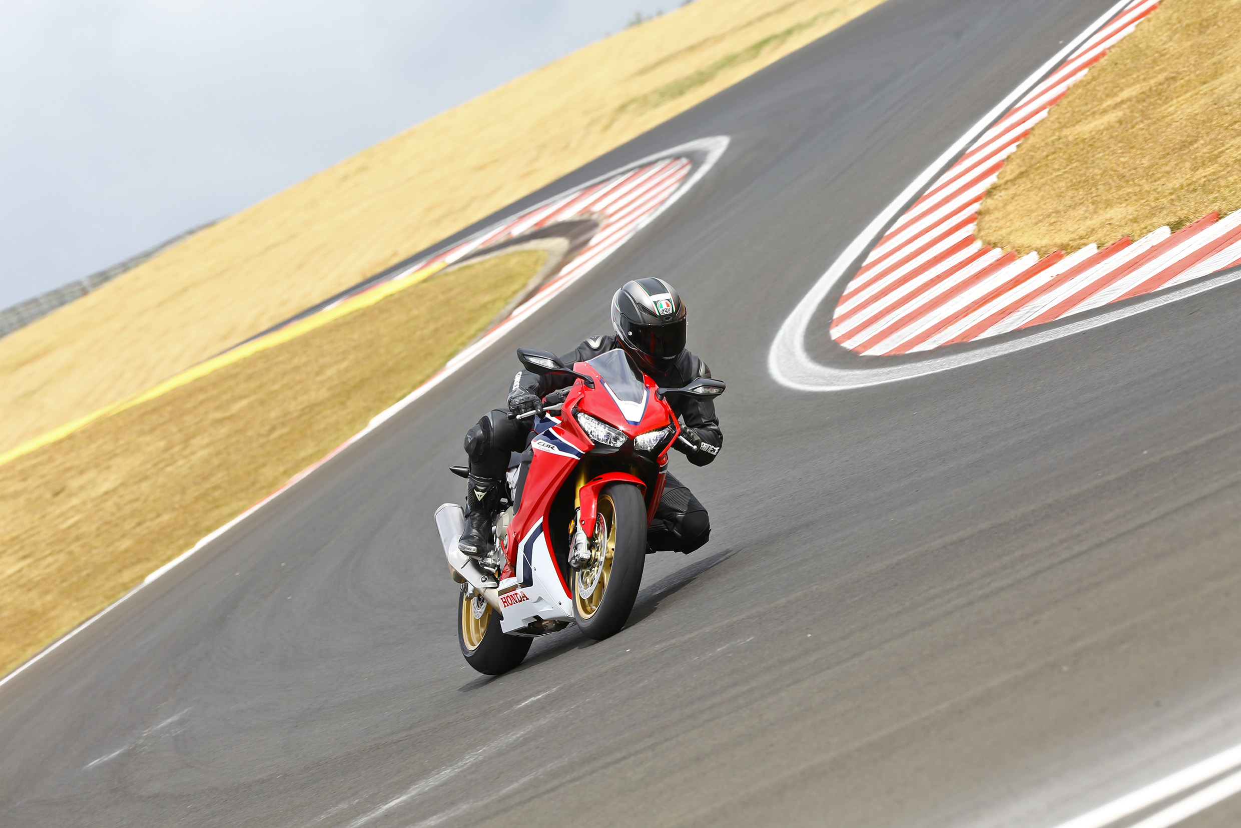 Teste Honda CBR 1000RR SP