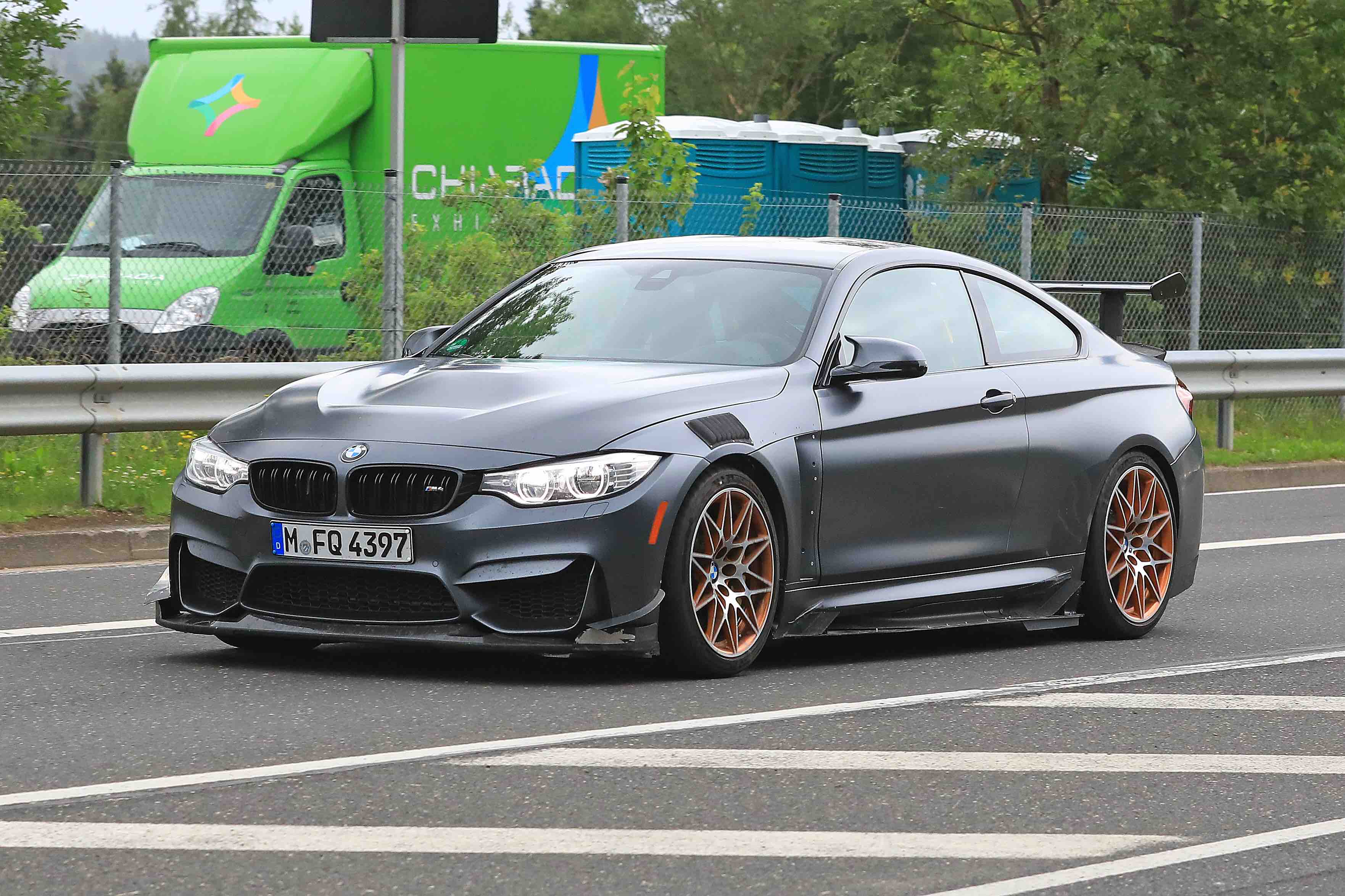 BMW desenvolve atualização do cupê M4 GTS