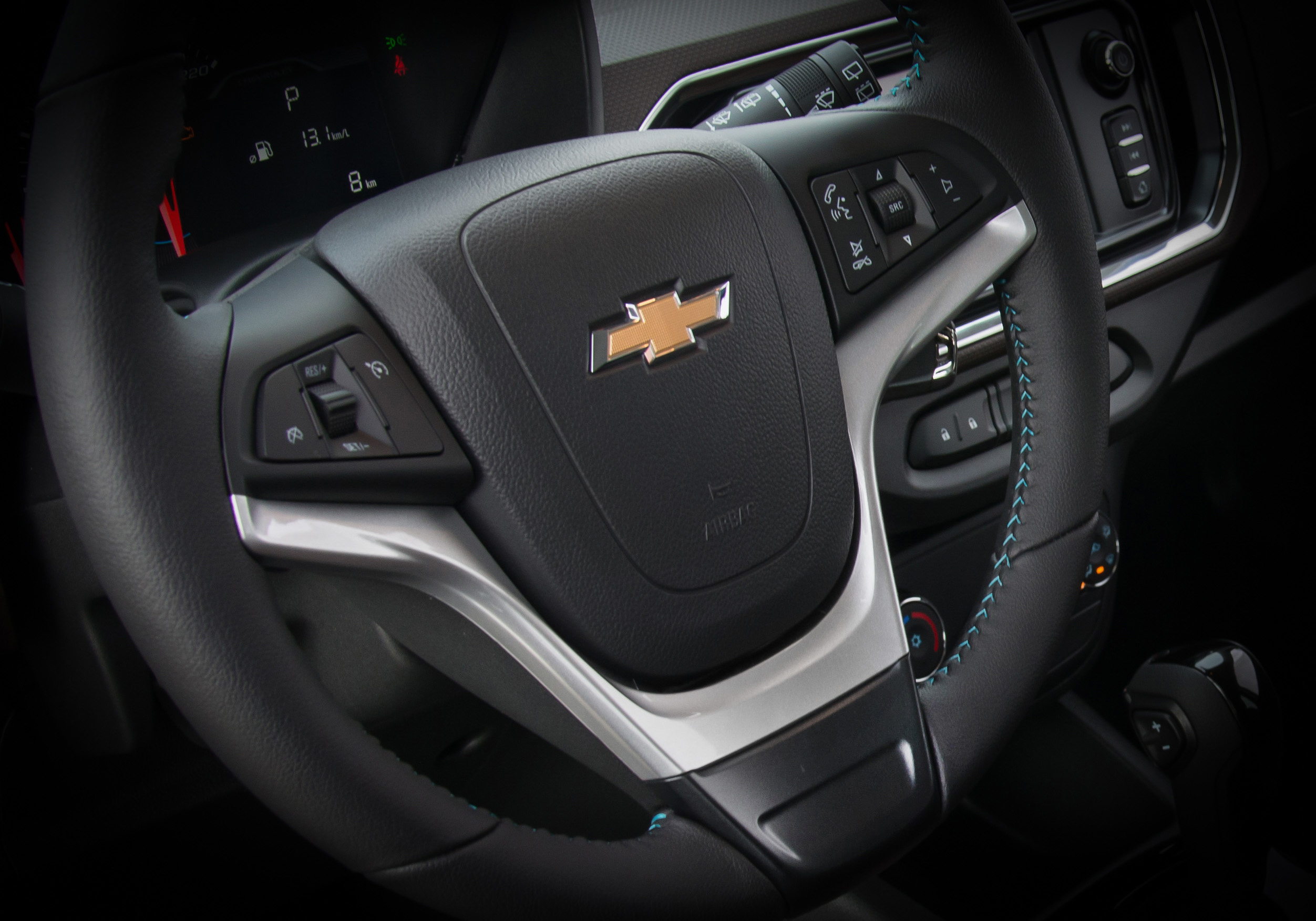 Chevrolet Spin 2019 terá volante reestilizado e novo painel