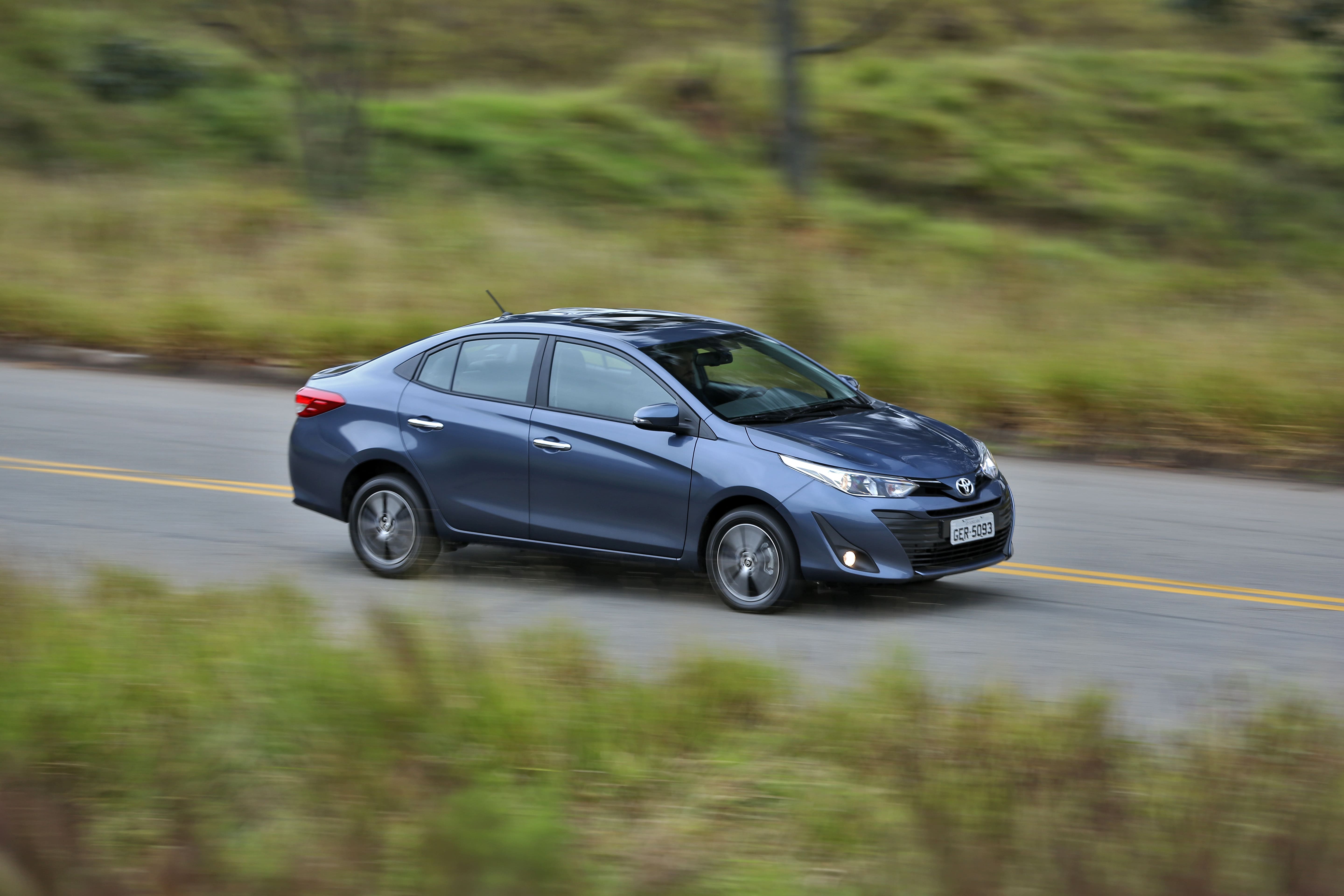 Toyota Yaris Sedan XLS CVT