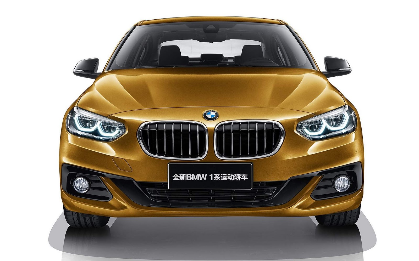 Dianteira do BMW Série 1 Sedan é bem parecida com a da versão hatch