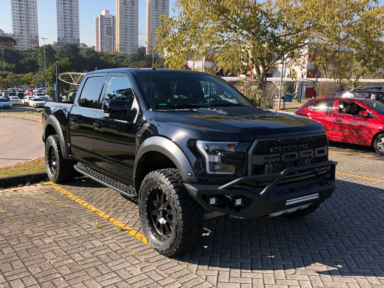 VelociRaptor, com seus 608 cv, acelera de zero a 100 km/h em apenas 4,2 segundos