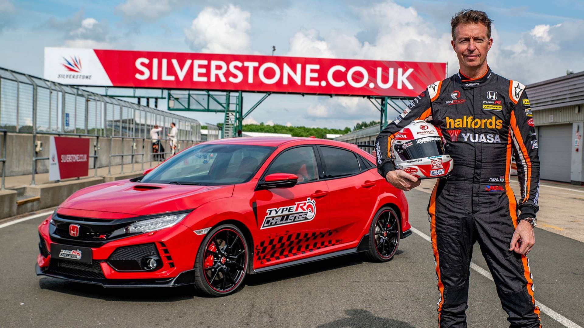 Recorde do Civic Type R em Silverstone veio com o piloto Matt Neal