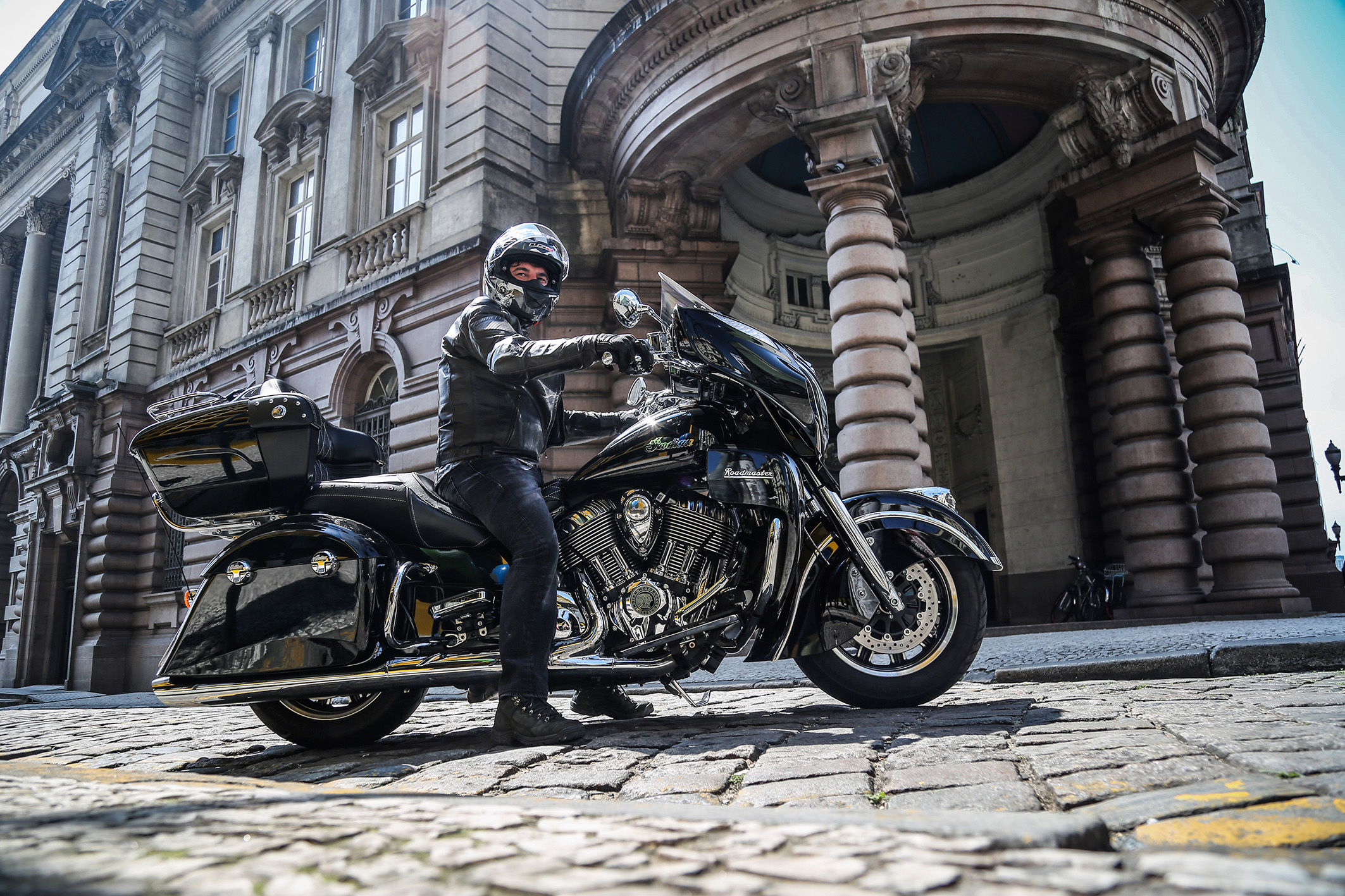 624especial Indian Roadmaster Ridecommand 1