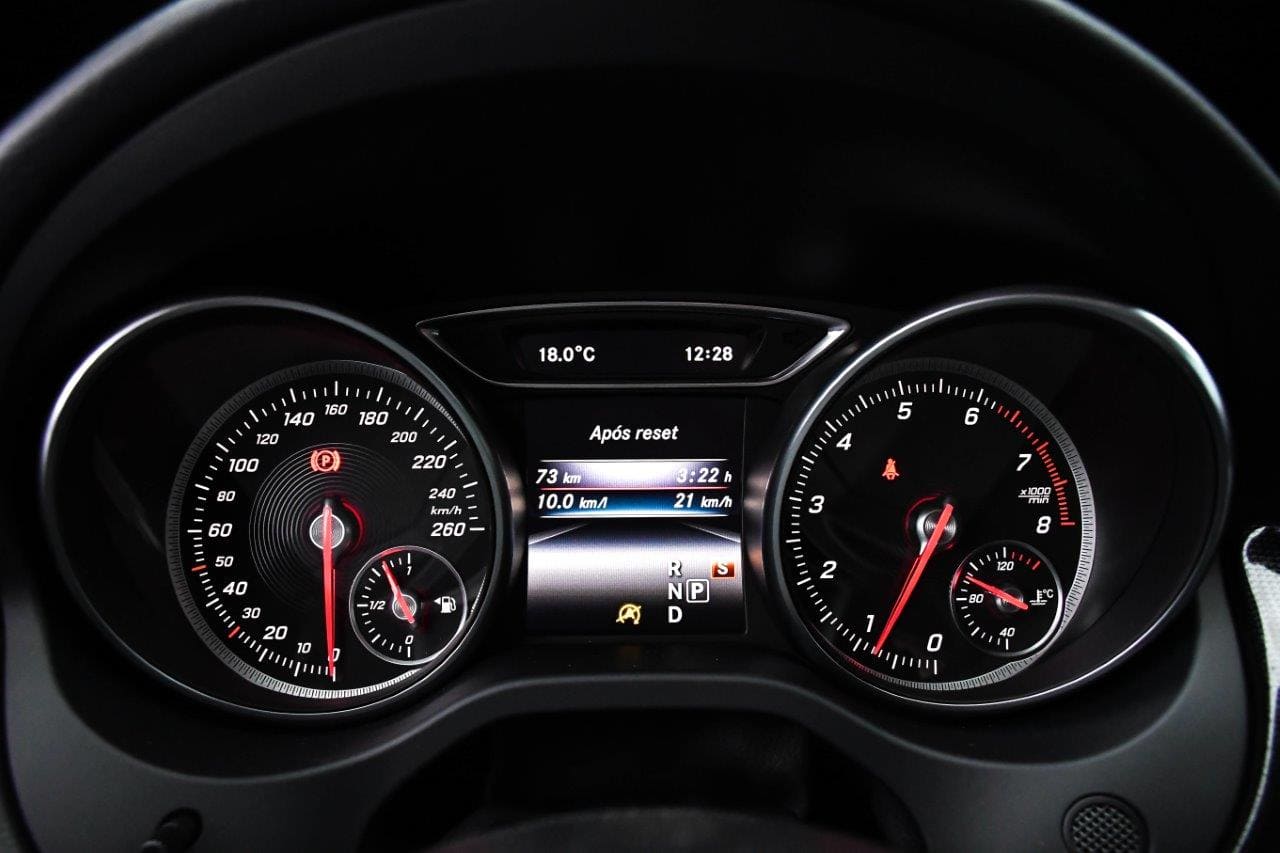 Mercedes-Benz CLA180
