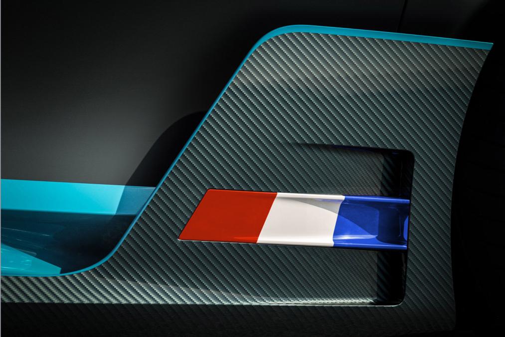 Bugatti Divo Teaser1