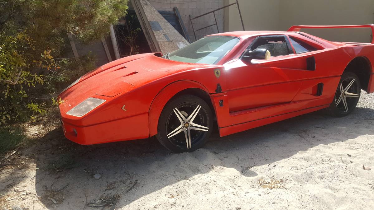 Nissan Sentra Ferrari F40