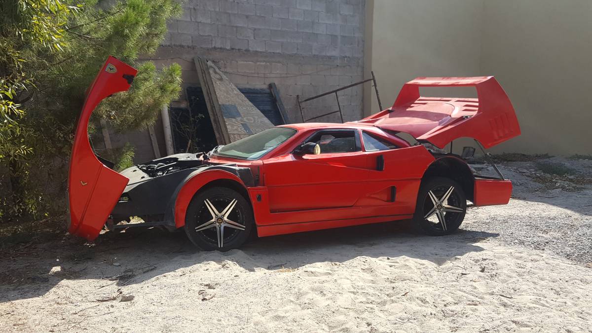 Nissan Sentra Ferrari F40