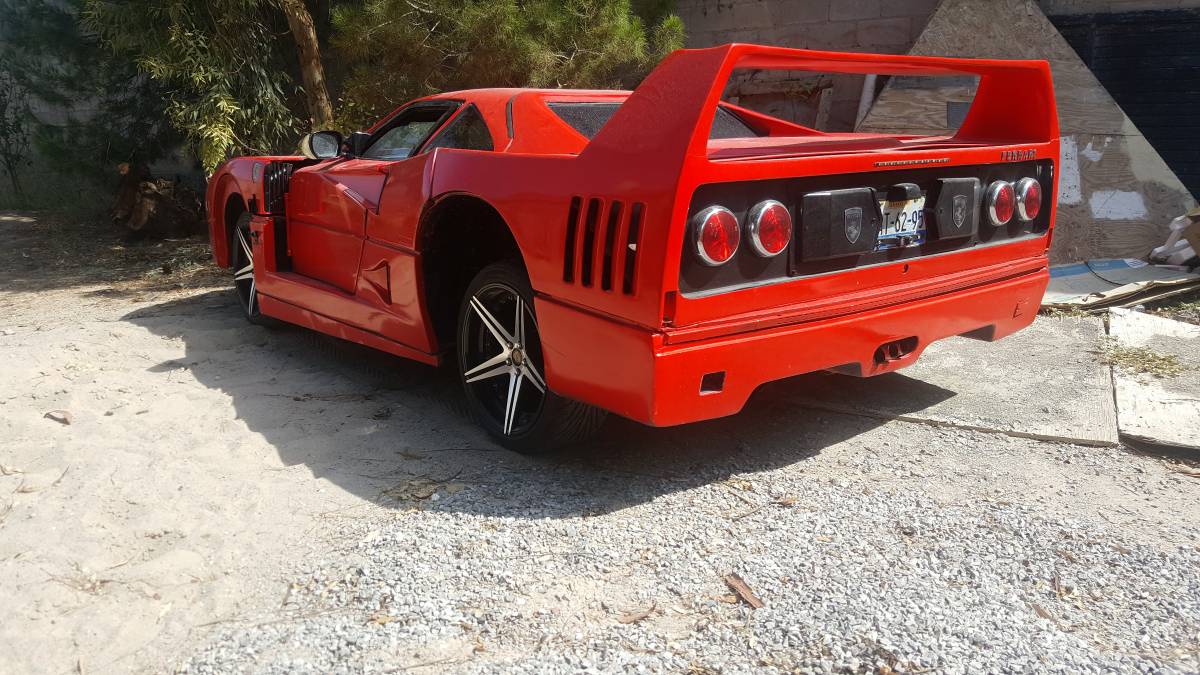 Nissan Sentra Ferrari F40
