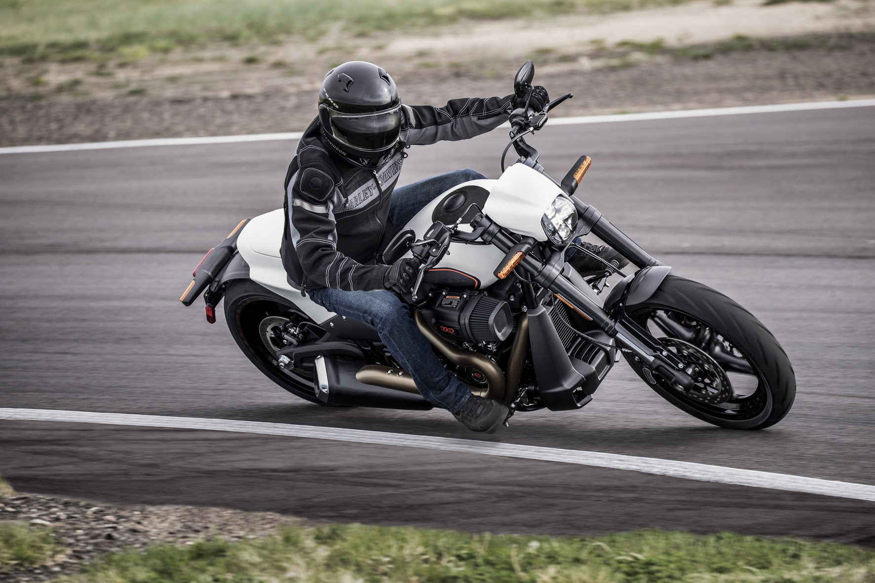 Nova Harley FXDR 114