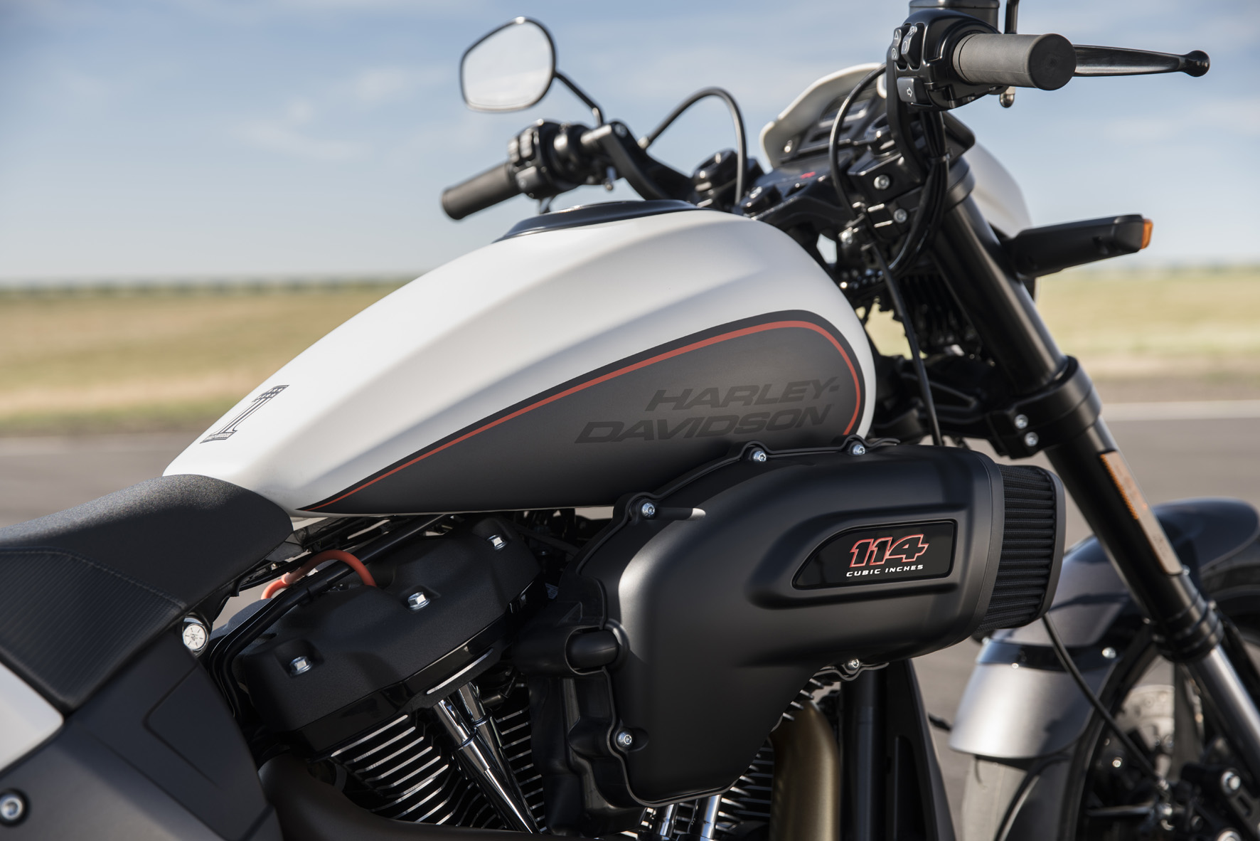 Nova Harley FXDR 114