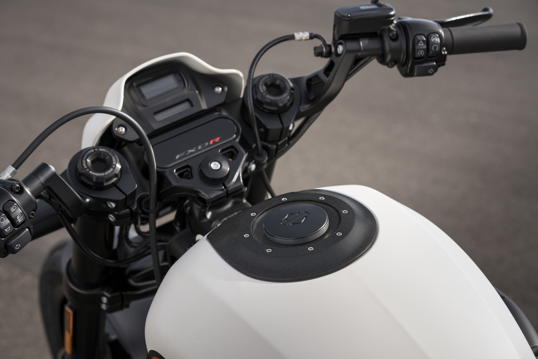 Nova Harley FXDR 114