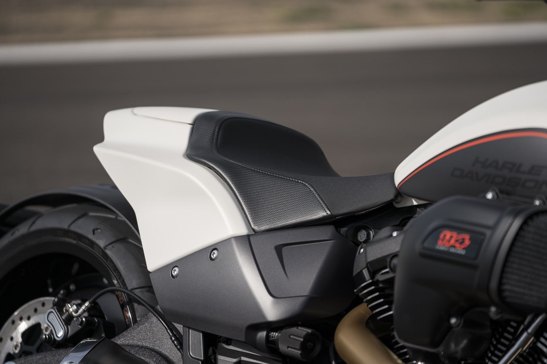 Nova Harley FXDR 114