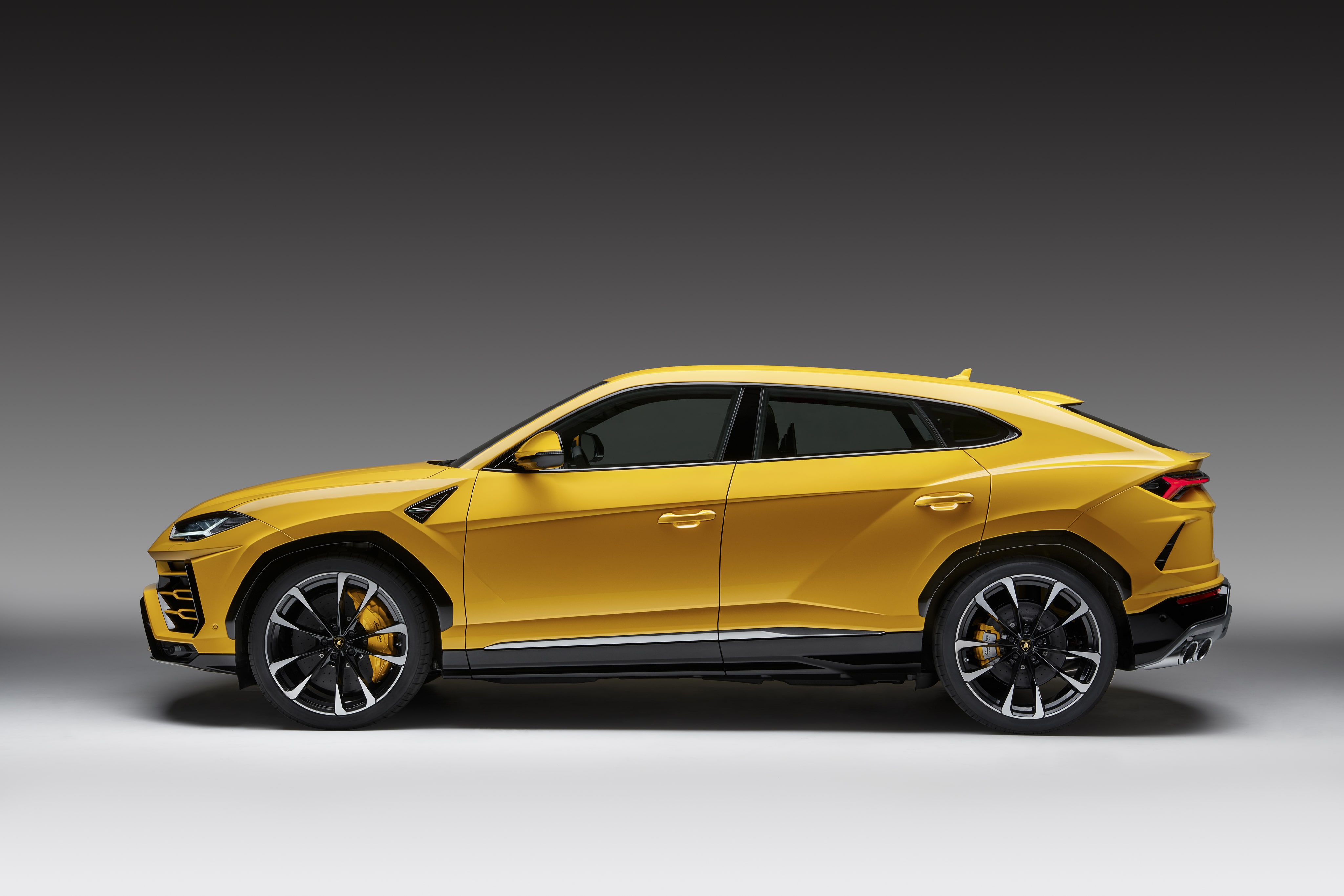 Lamborghini Urus 6 Min