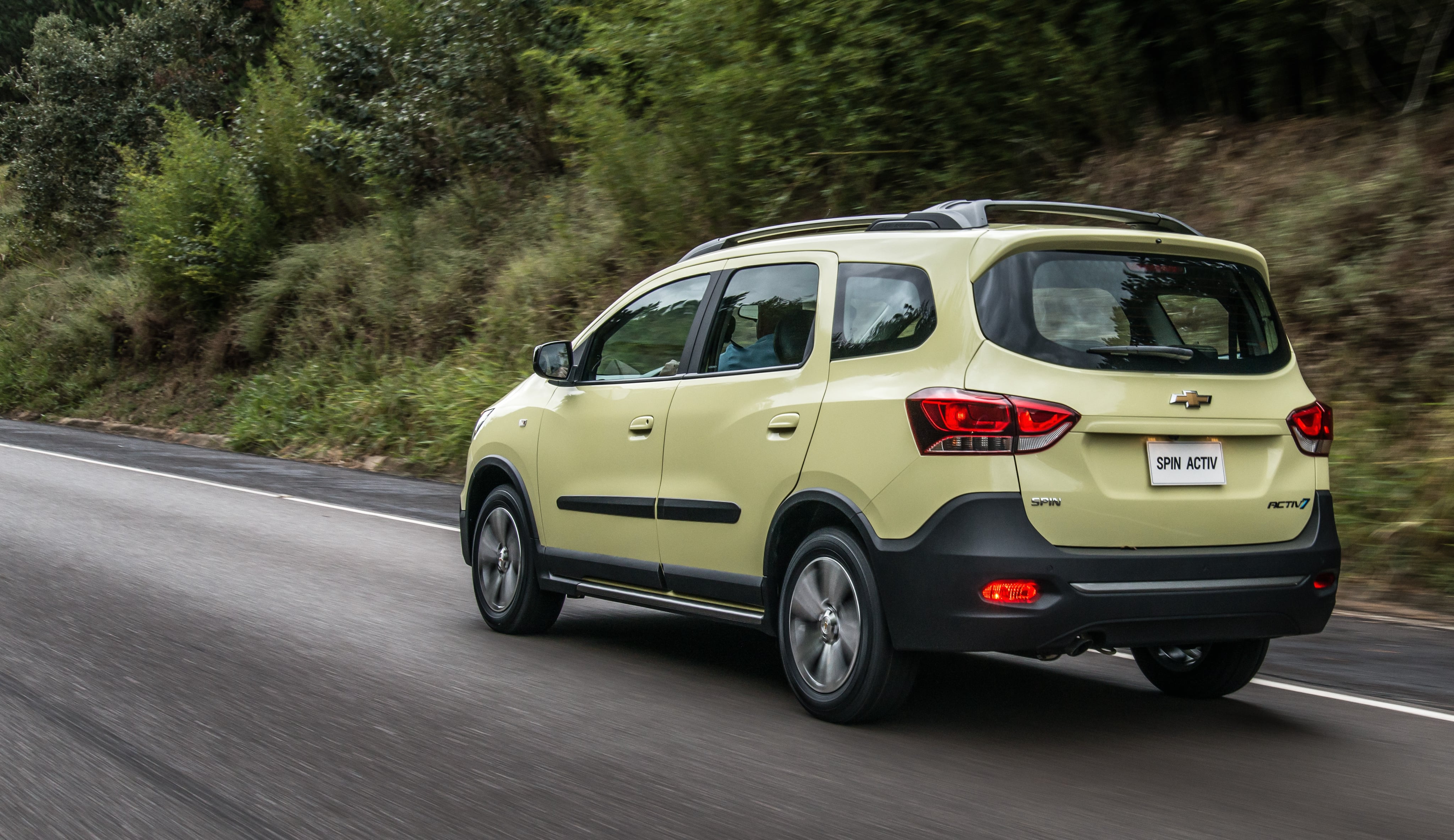 Chevrolet Spin Activ Amarelo Stone