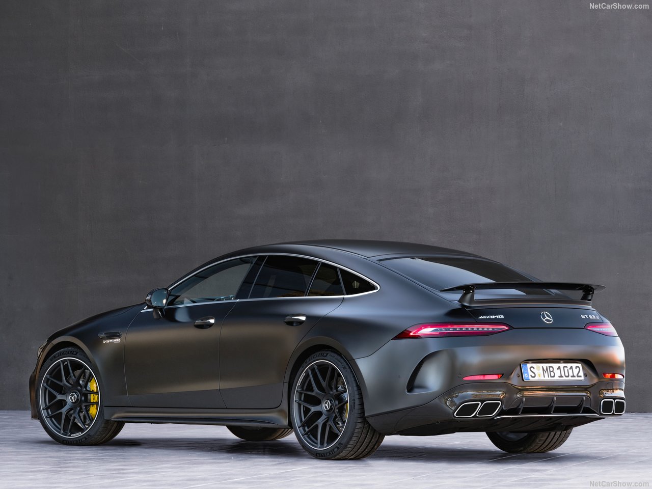 Mercedes-AMG GT 4