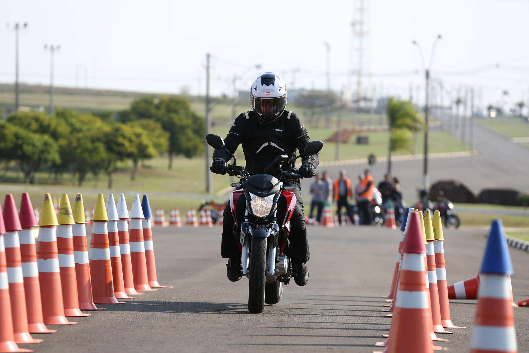 Honda CB Twister com CBS