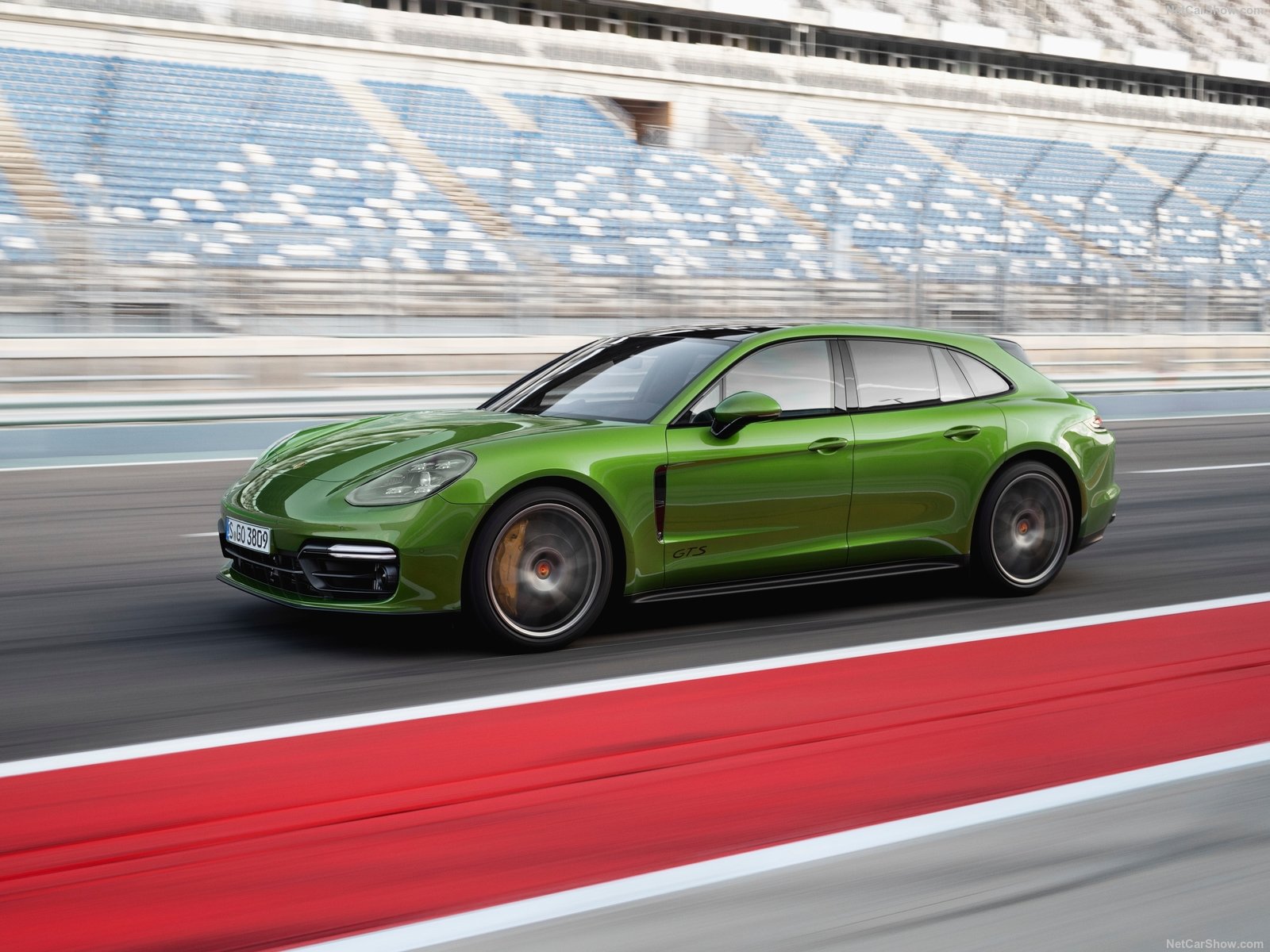 Porsche Panamera GTS Sport Turismo 2019