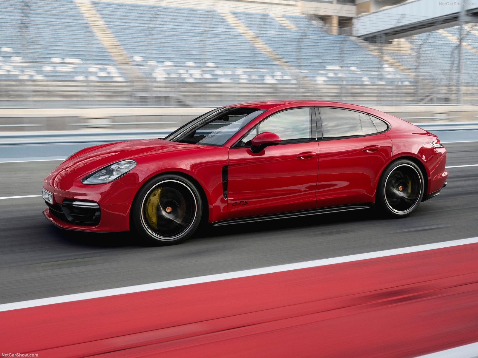 Porsche Panamera GTS 2019