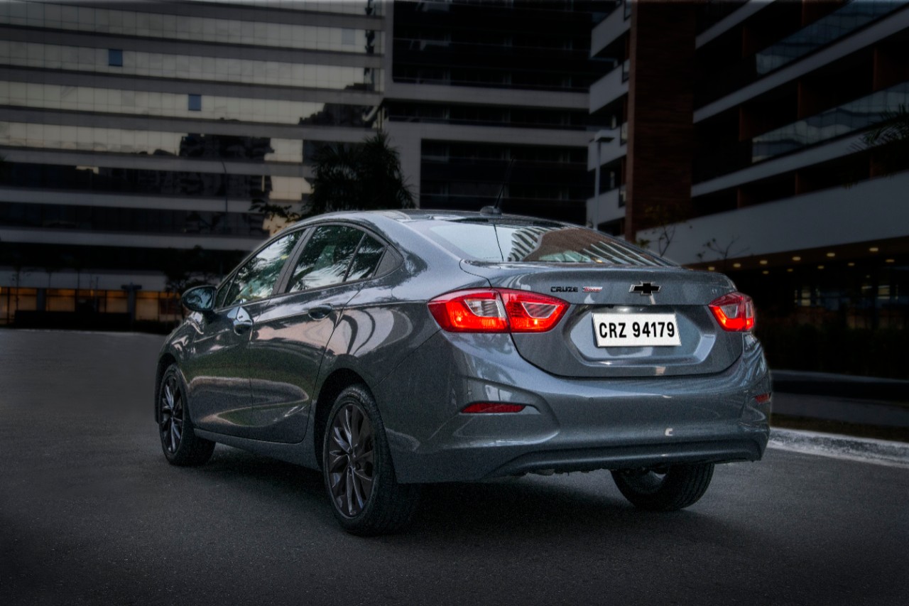 Chevrolet Cruze Black Bow Tie 2019