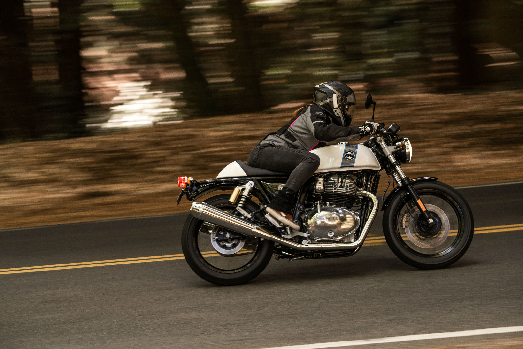 RE Continental GT pelas estradas da Califórnia