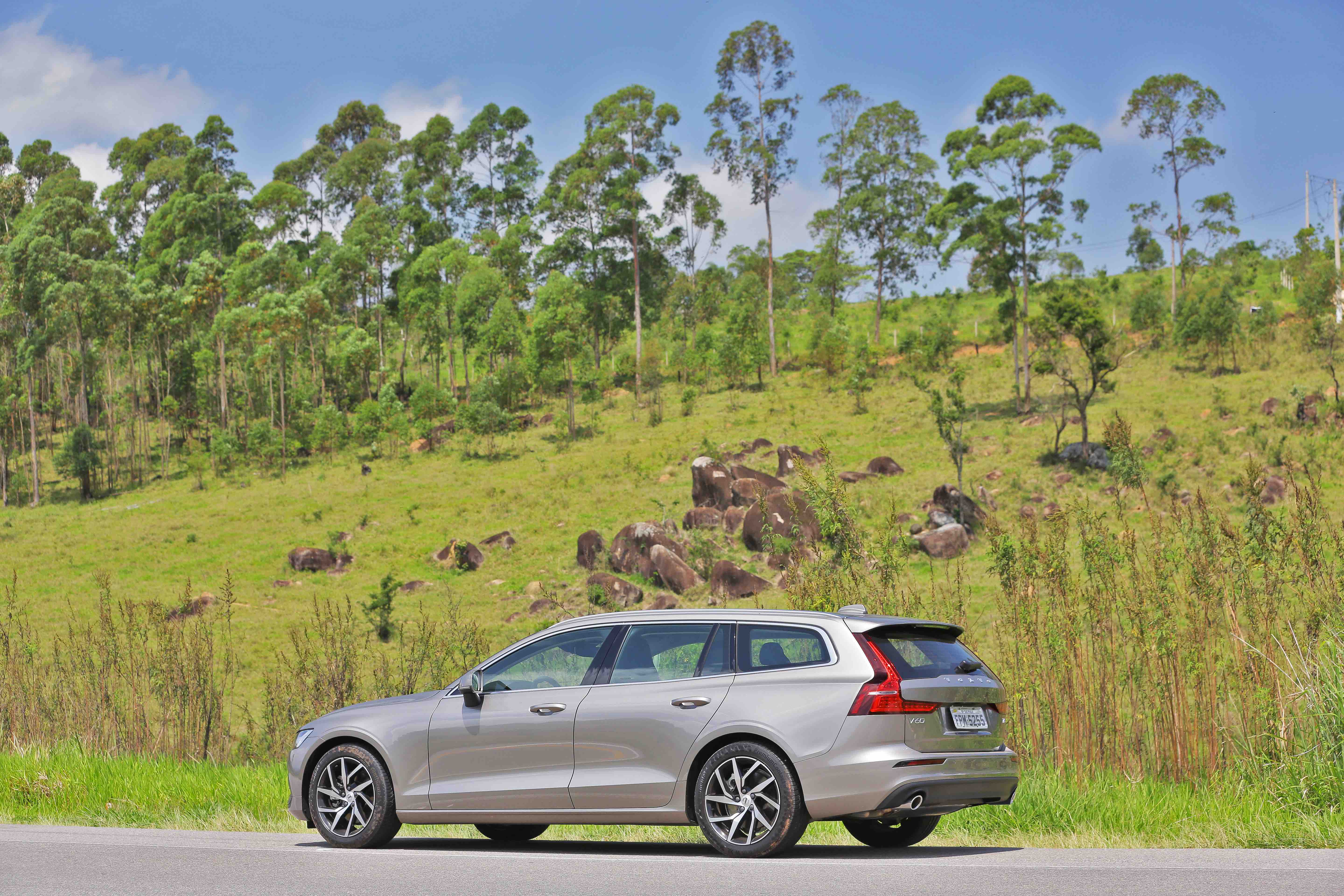 Volvo V60 T5 Momentum 2019