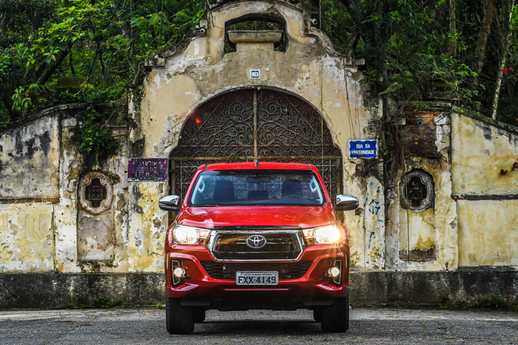 Toyota Hilux SRV 2.7 Flex CD 4x4