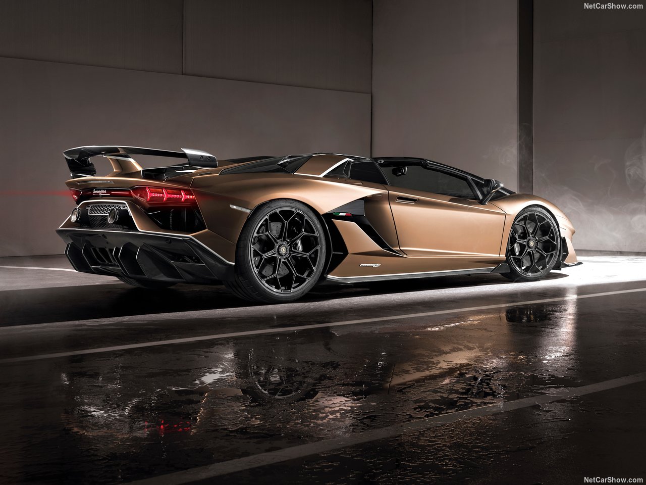 Lamborghini Aventador SVJ Roadster