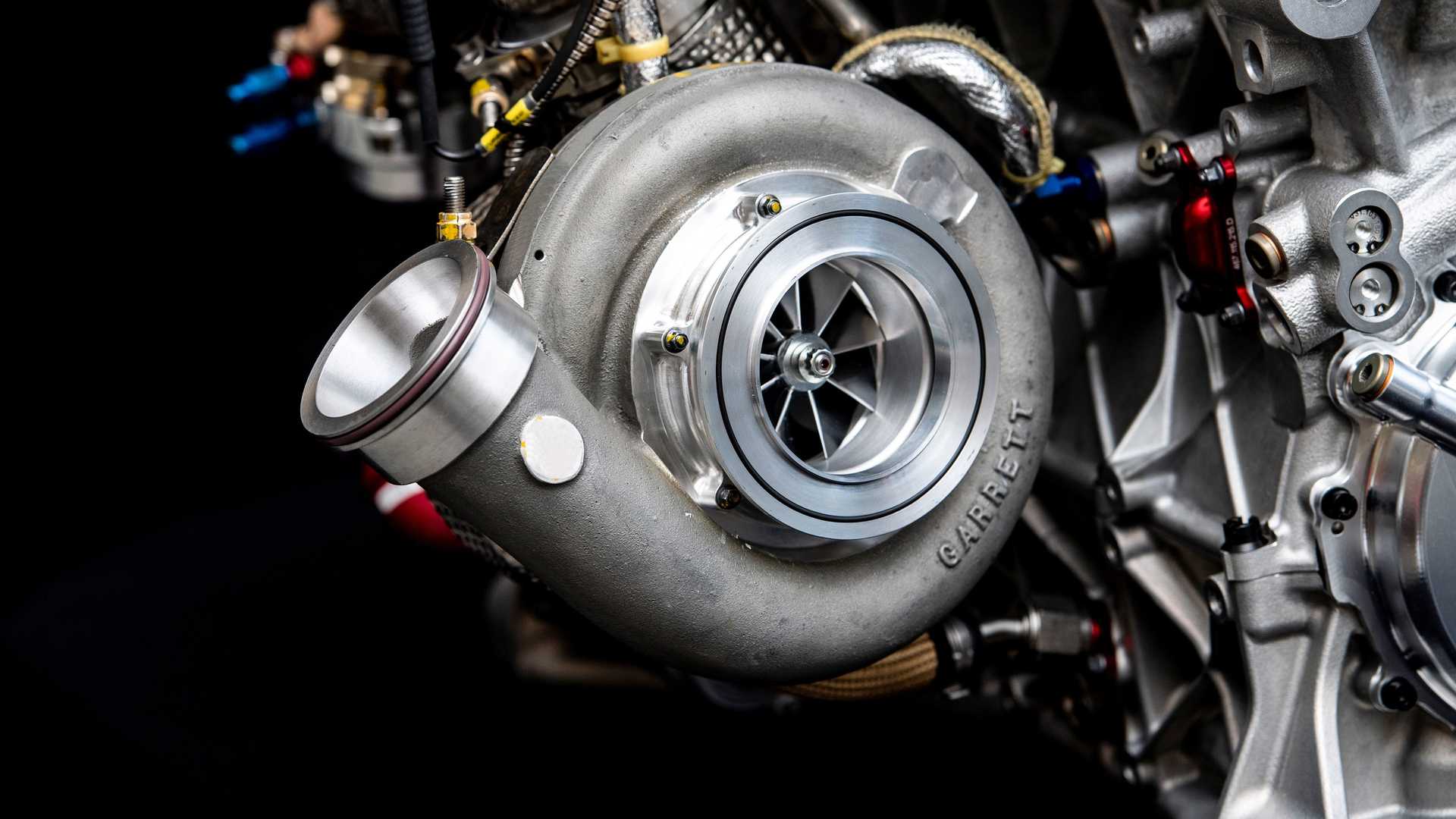 Motor 2.0 Turbo de 4 cilindros e 610 cv da Audi