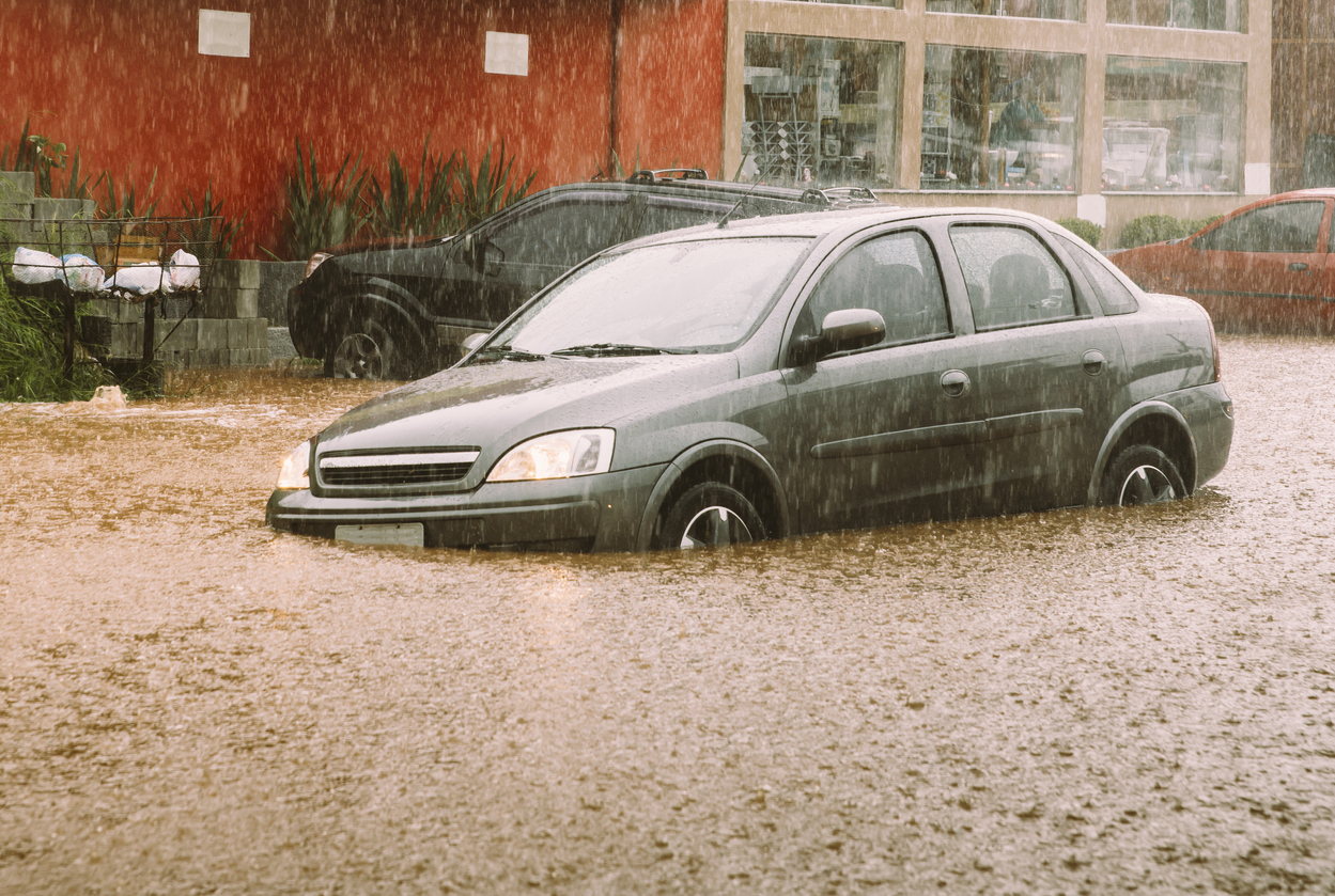 Carro submerso