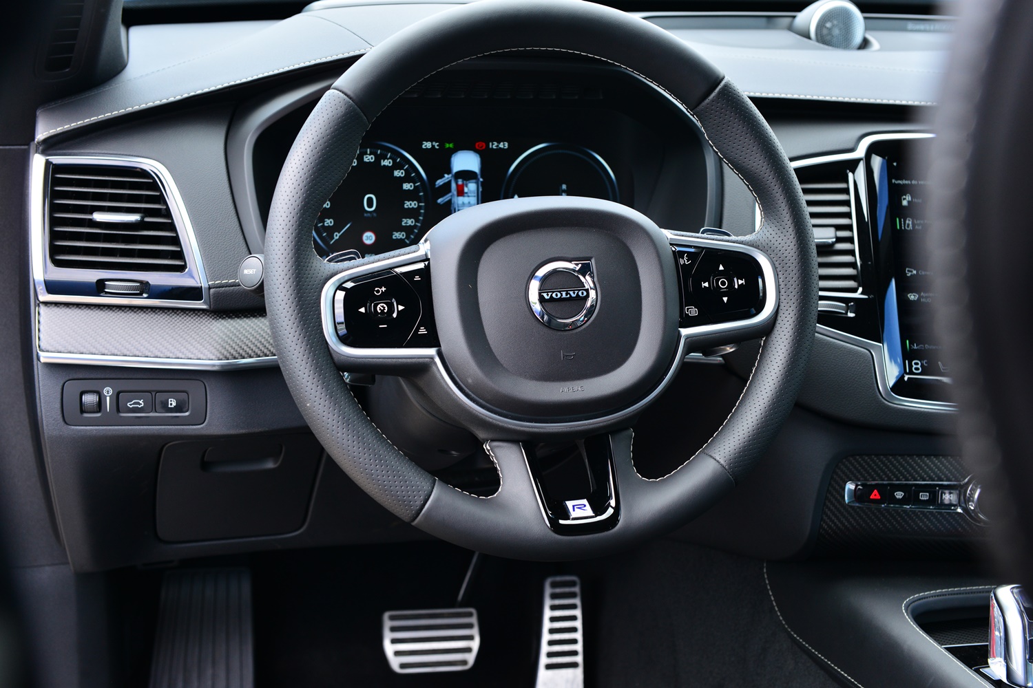 Volvo XC90 T8 R-Design